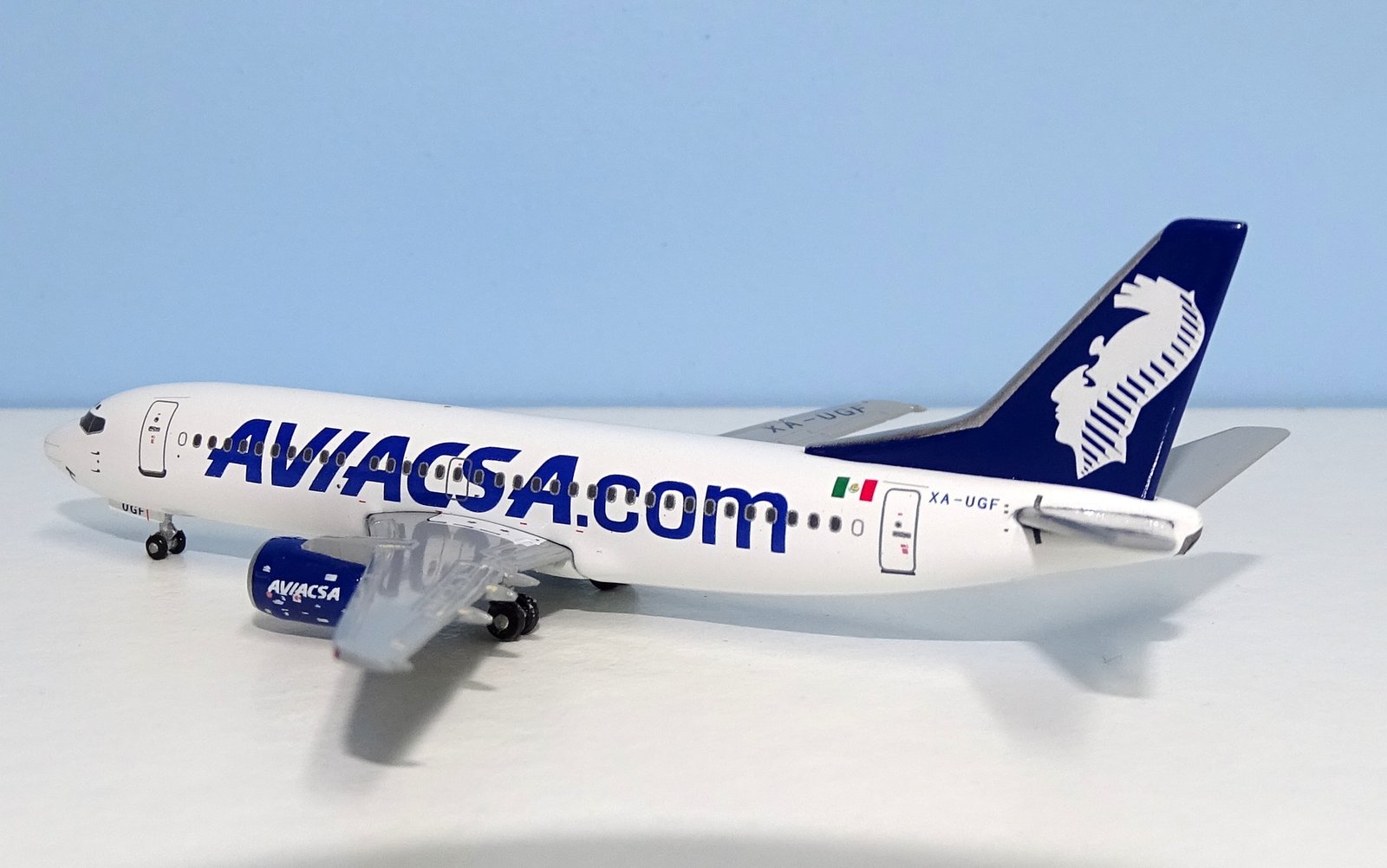 Aviacsa Boeing 737-300 XA-UGF Gemini Jets 1:400 Scale Model Airliner