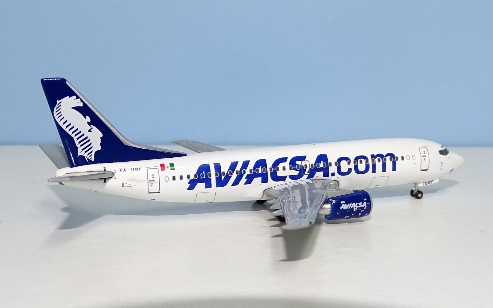 Aviacsa Boeing 737-300 XA-UGF Gemini Jets 1:400 Scale Model Airliner