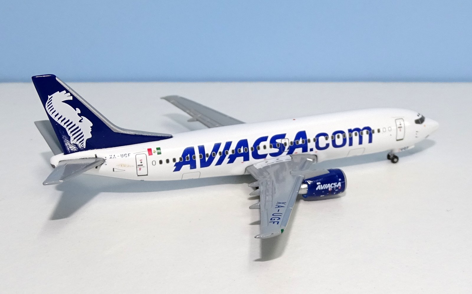 Aviacsa Boeing 737-300 XA-UGF Gemini Jets 1:400 Scale Model Airliner