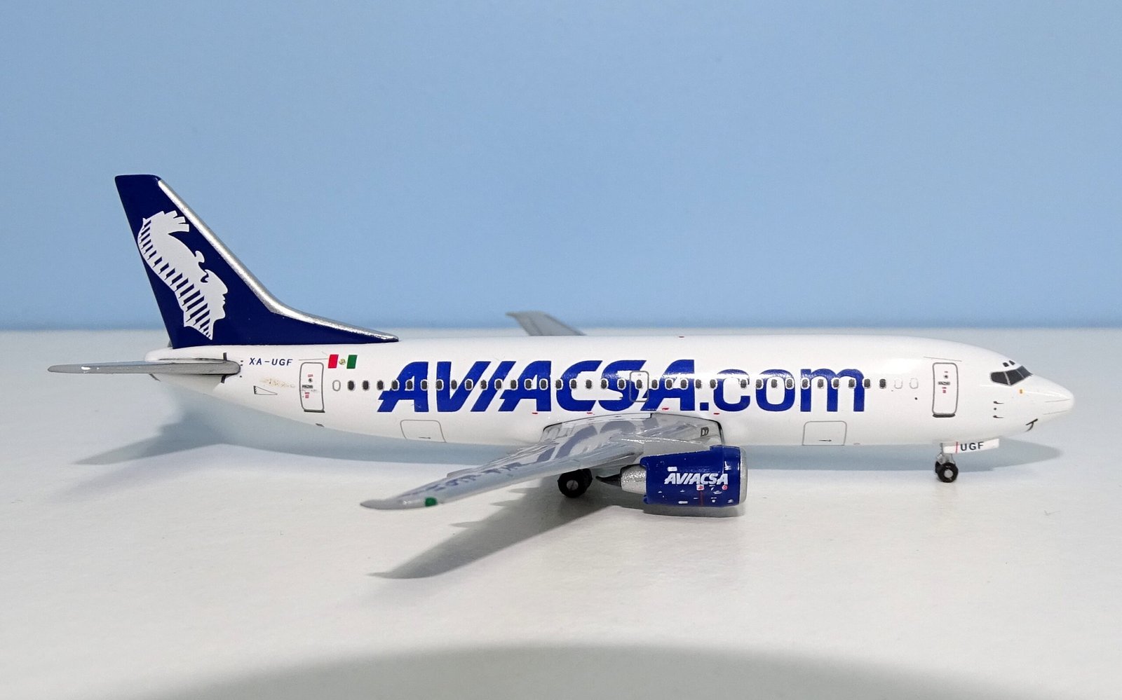 Aviacsa Boeing 737-300 XA-UGF Gemini Jets 1:400 Scale Model Airliner