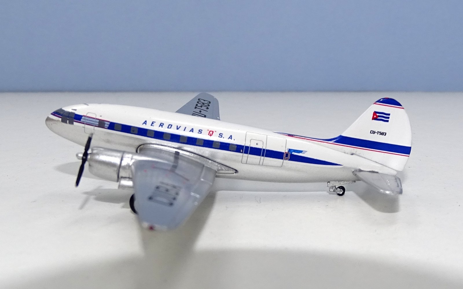 Aerovias Q Curtiss C-46 CU-T583 Aeroclassics 1:400 Scale Model Airliner