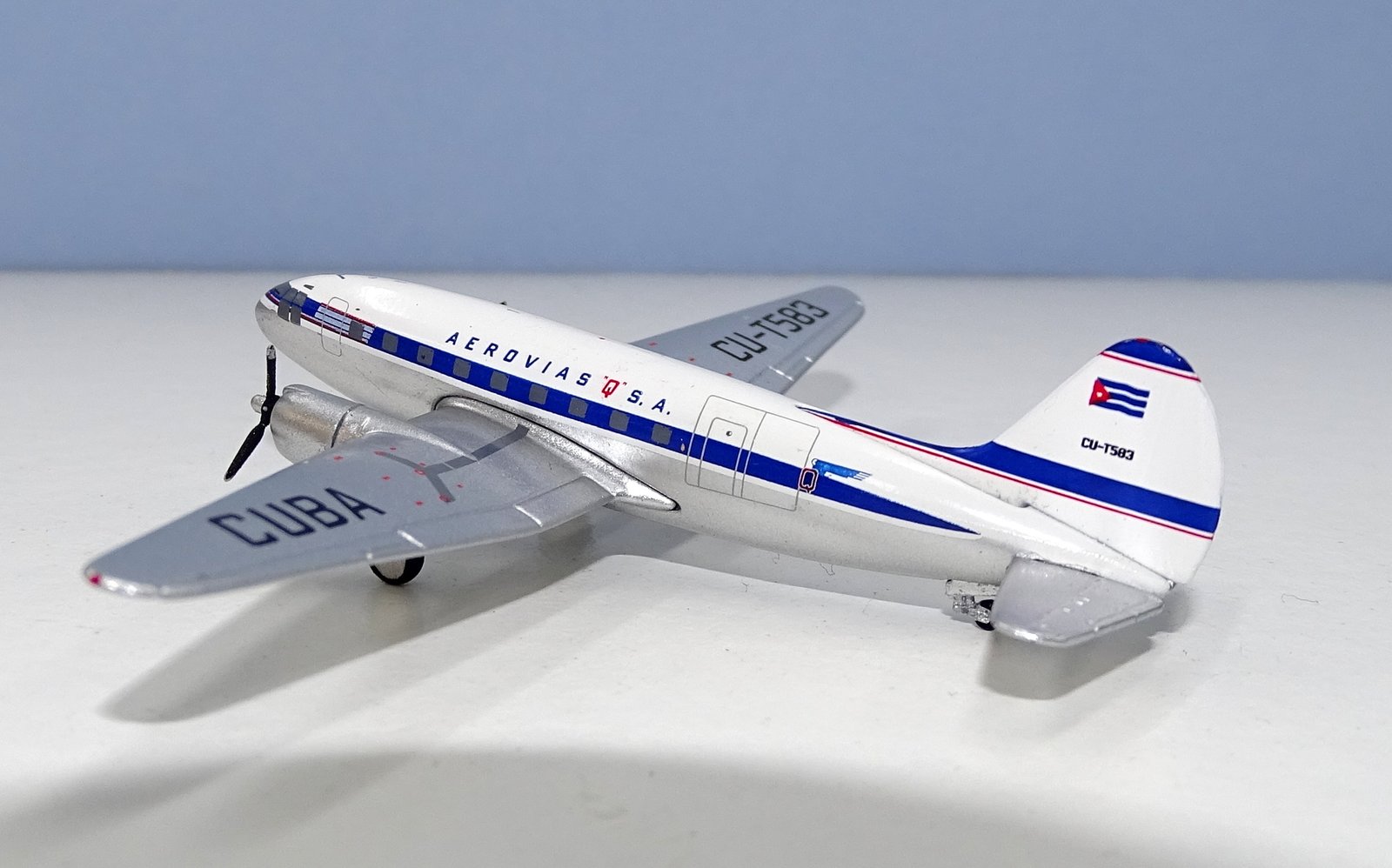Aerovias Q Curtiss C-46 CU-T583 Aeroclassics 1:400 Scale Model Airliner