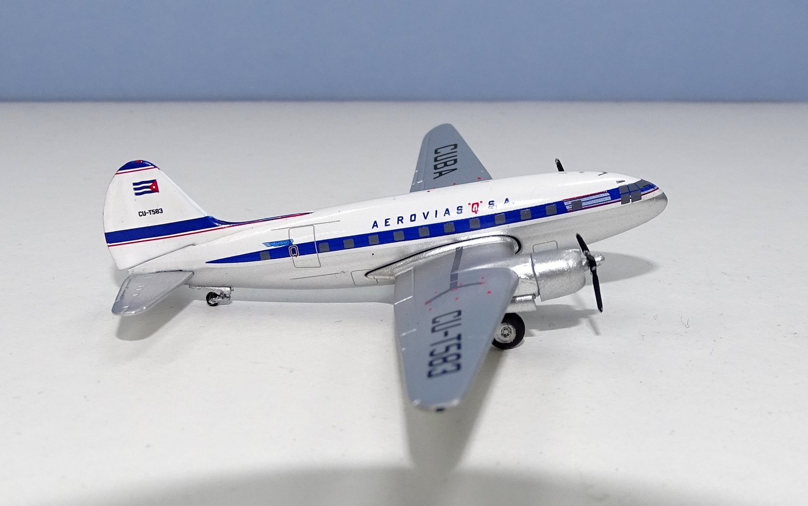 Aerovias Q Curtiss C-46 CU-T583 Aeroclassics 1:400 Scale Model Airliner