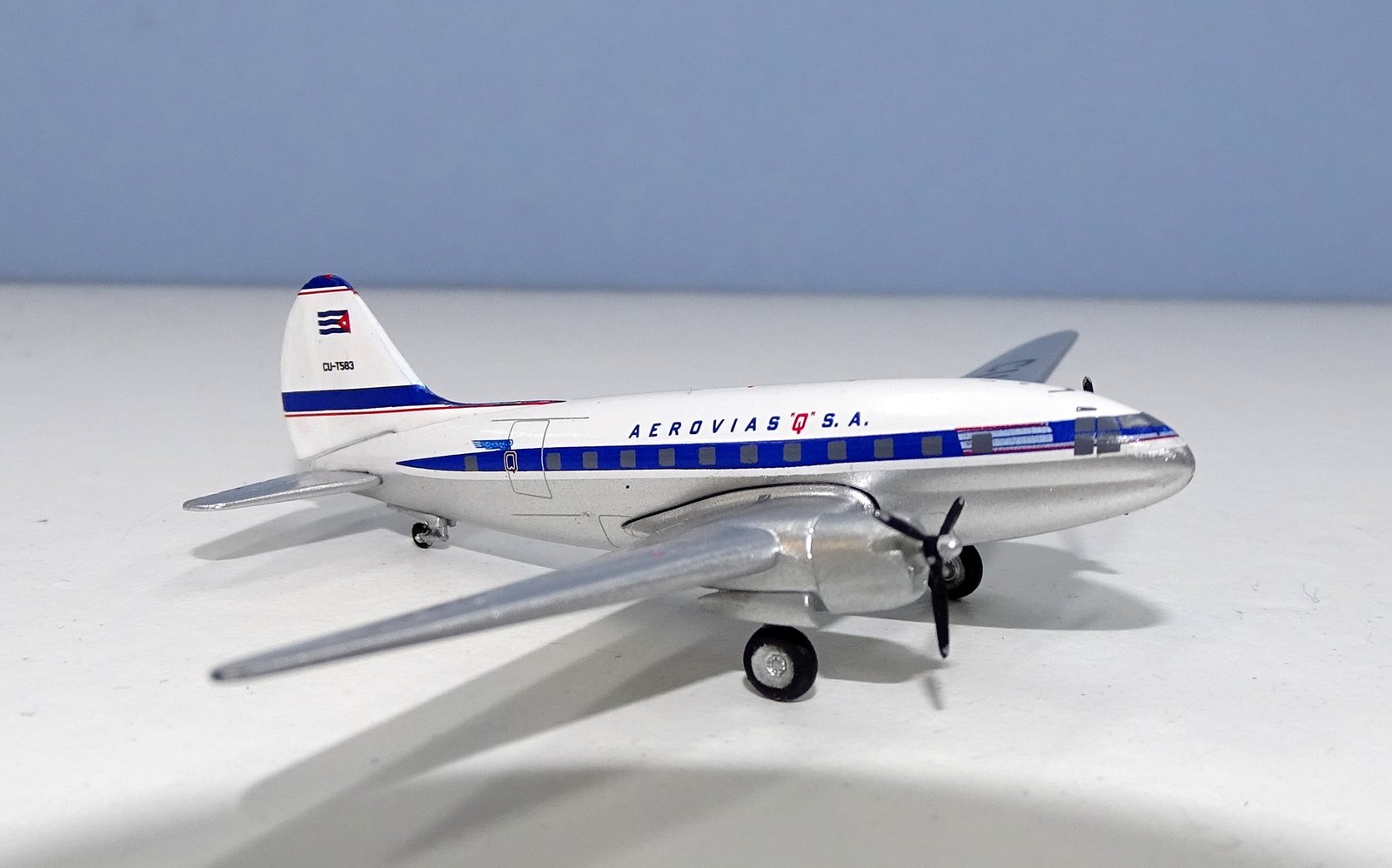 Aerovias Q Curtiss C-46 CU-T583 Aeroclassics 1:400 Scale Model Airliner