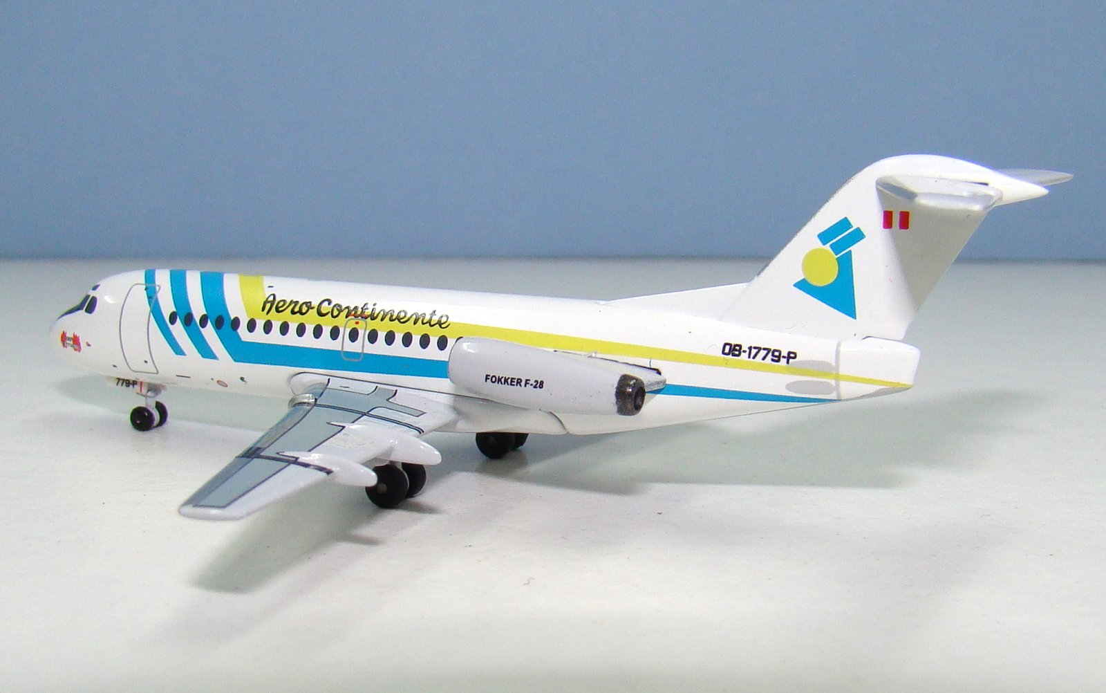 AeroContinente Fokker F28-1000 OB-1779-P Aeroclassics 1:400 Scale Model Airliner