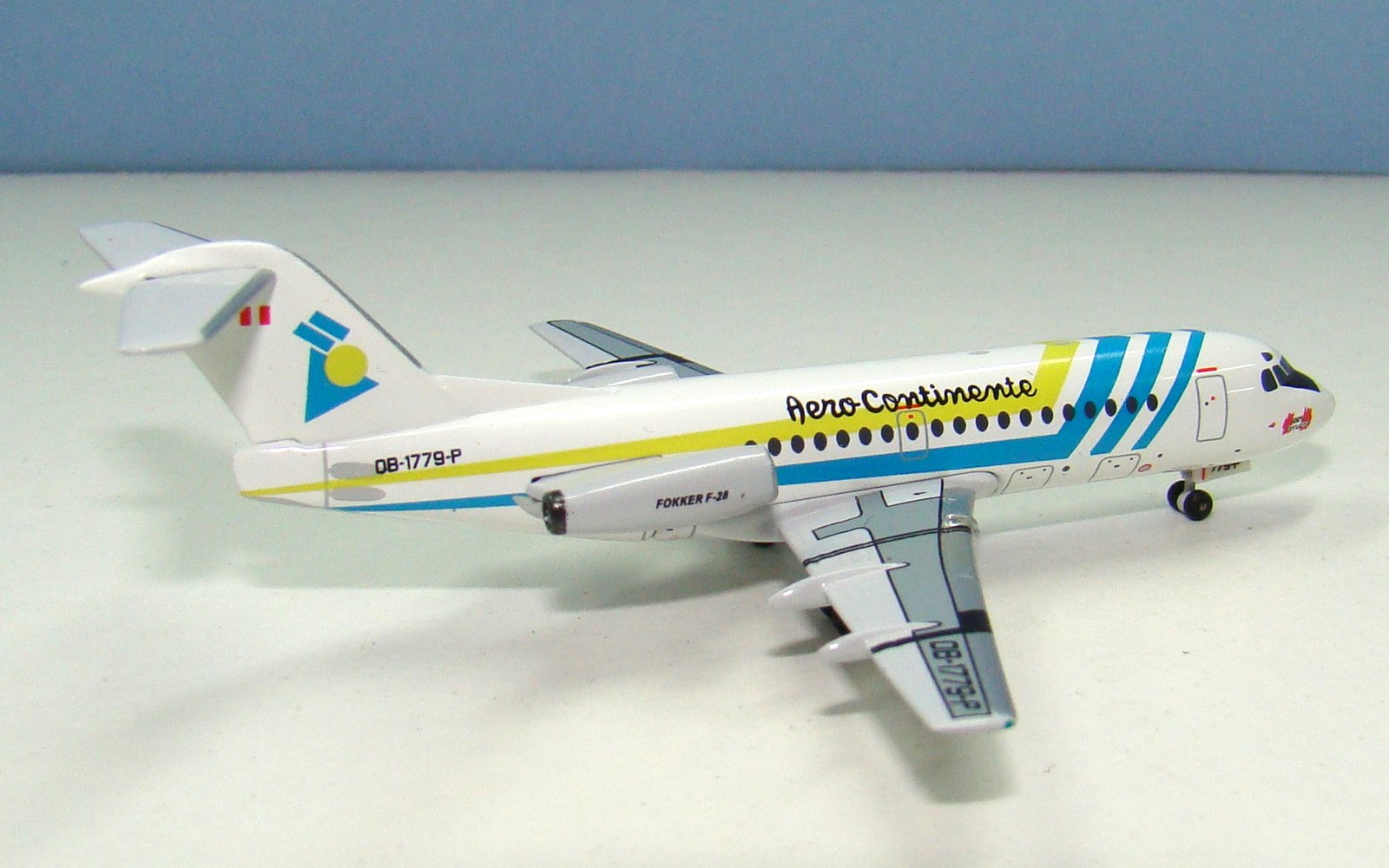 AeroContinente Fokker F28-1000 OB-1779-P Aeroclassics 1:400 Scale Model Airliner