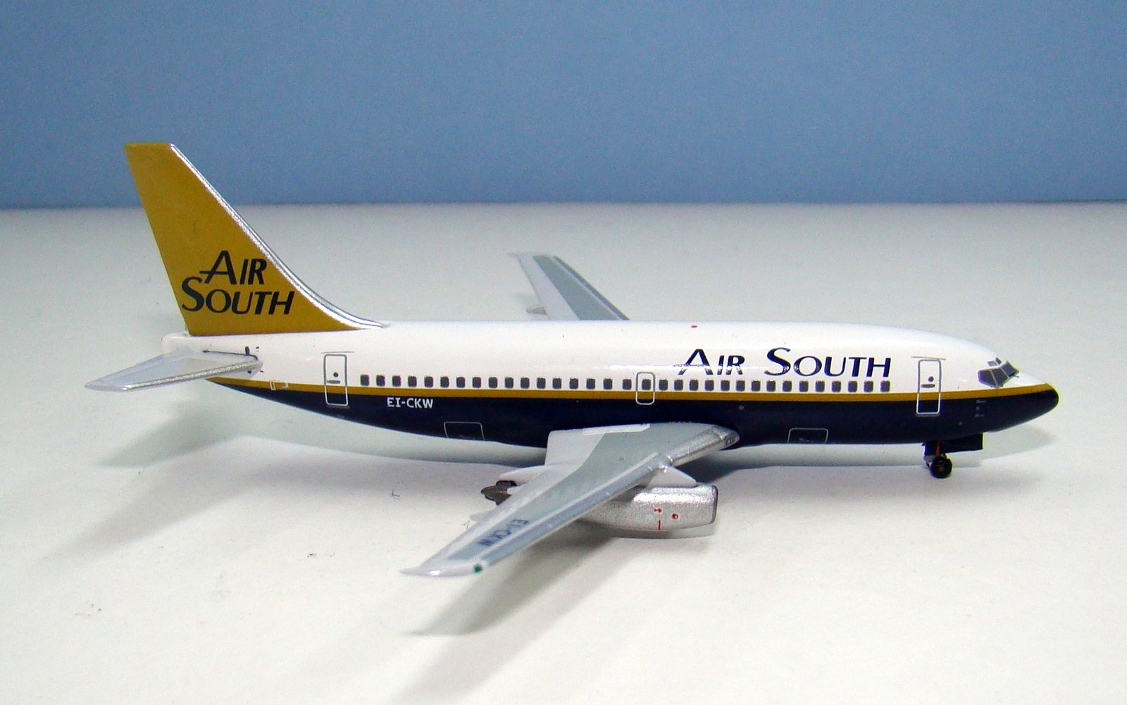 Air South Boeing 737-2P6Adv EI-CKW Aeroclassics 1:400 Scale Model Airliner