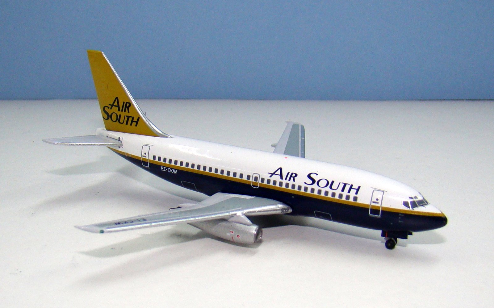 Air South Boeing 737-2P6Adv EI-CKW Aeroclassics 1:400 Scale Model Airliner