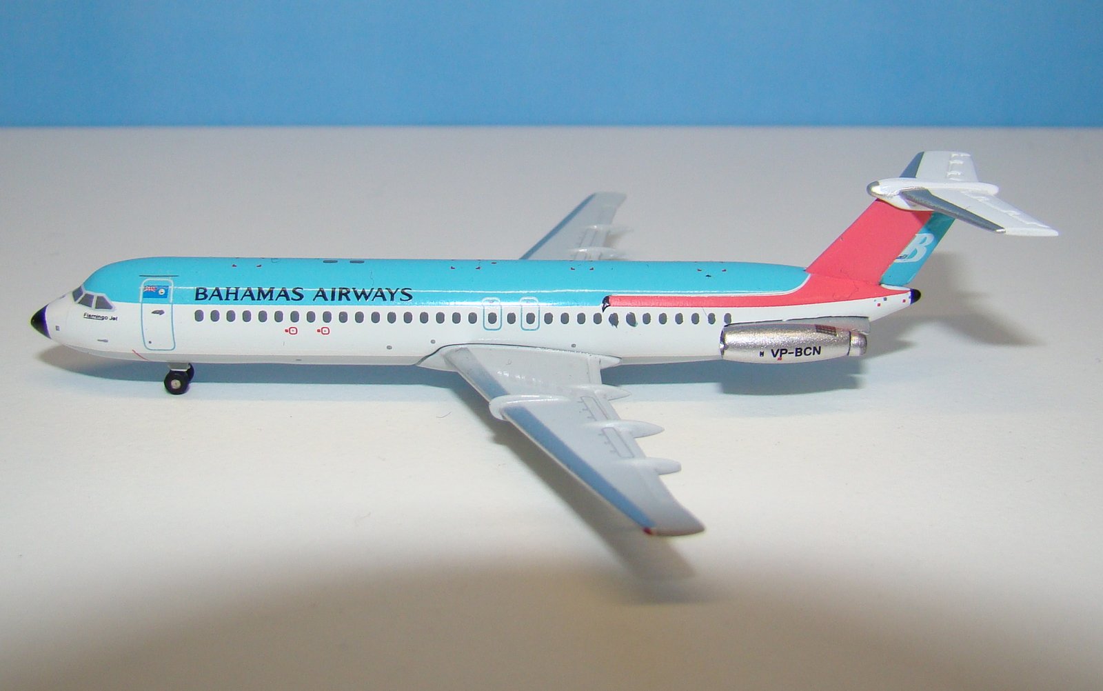 Bahamas Airways BAC One-Eleven 517FE VP-BCN JC Wings 1:400 Scale Model Airliner