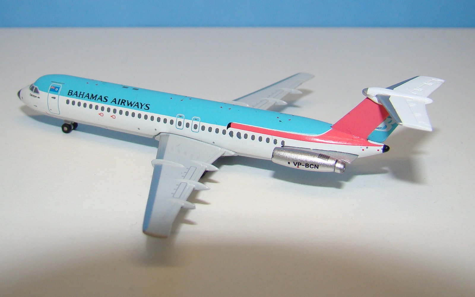 Bahamas Airways BAC One-Eleven 517FE VP-BCN JC Wings 1:400 Scale Model Airliner