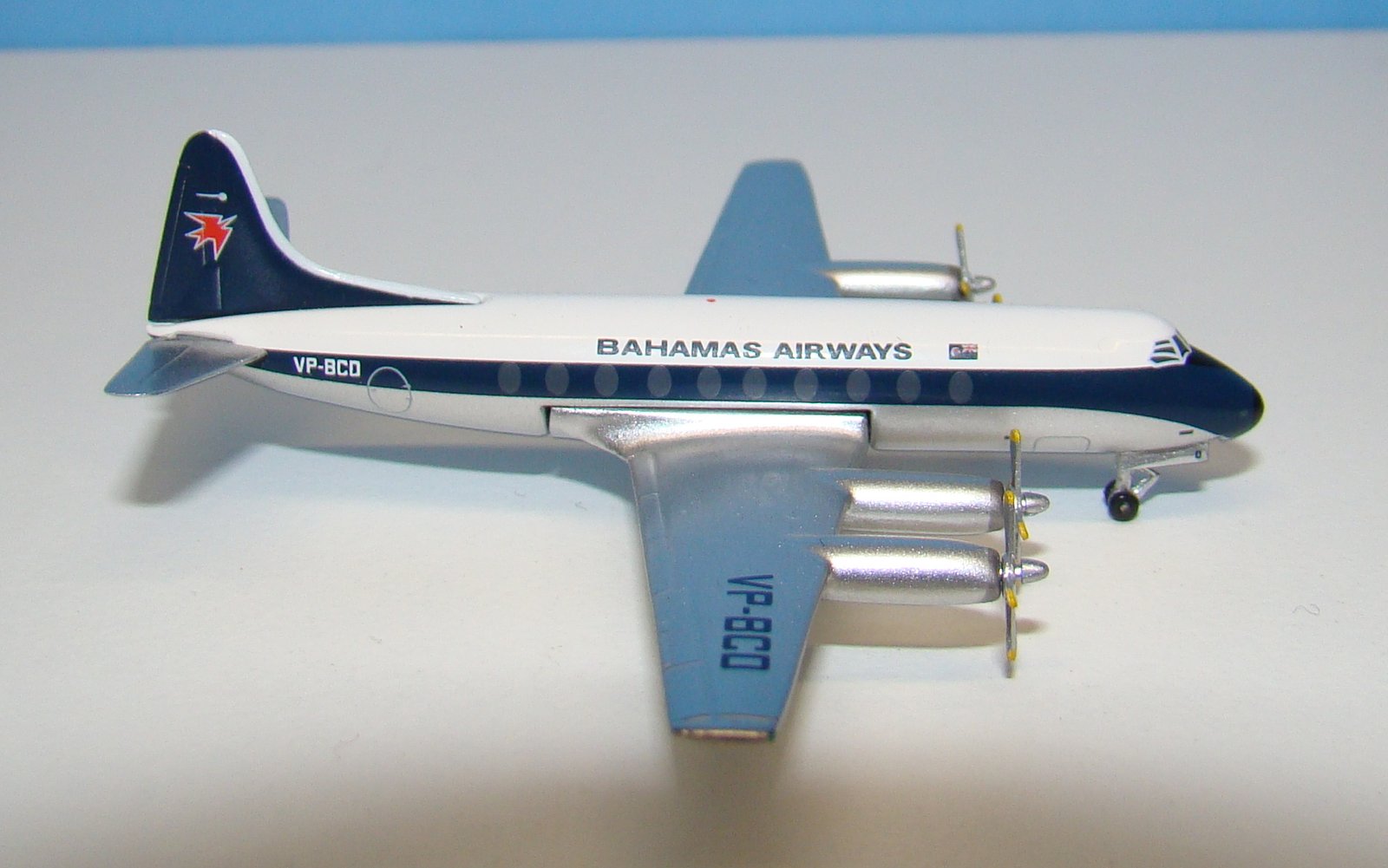 Bahamas Airways Vickers Viscount 702 VP-BCD Aeroclassics 1:400 Scale Model Airliner