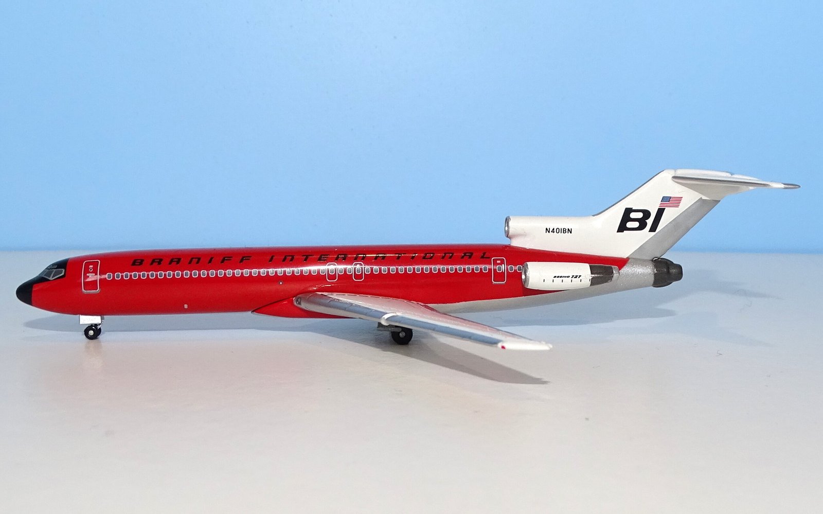 Braniff International Boeing 727-227 N401BN
