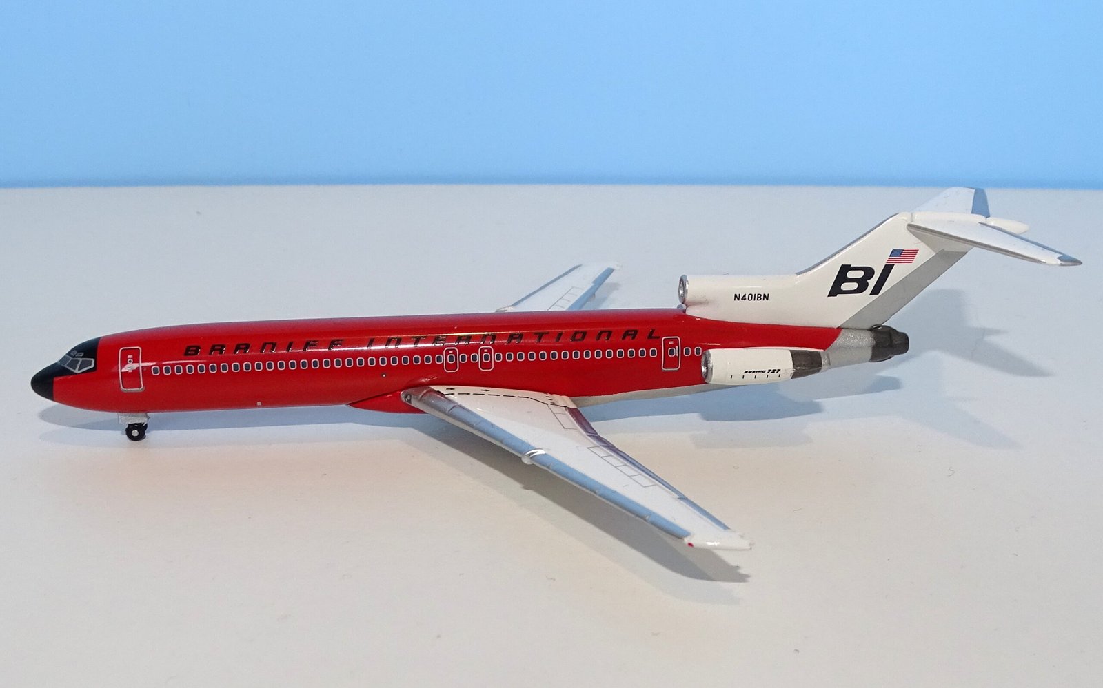Braniff International Boeing 727-227 N401BN