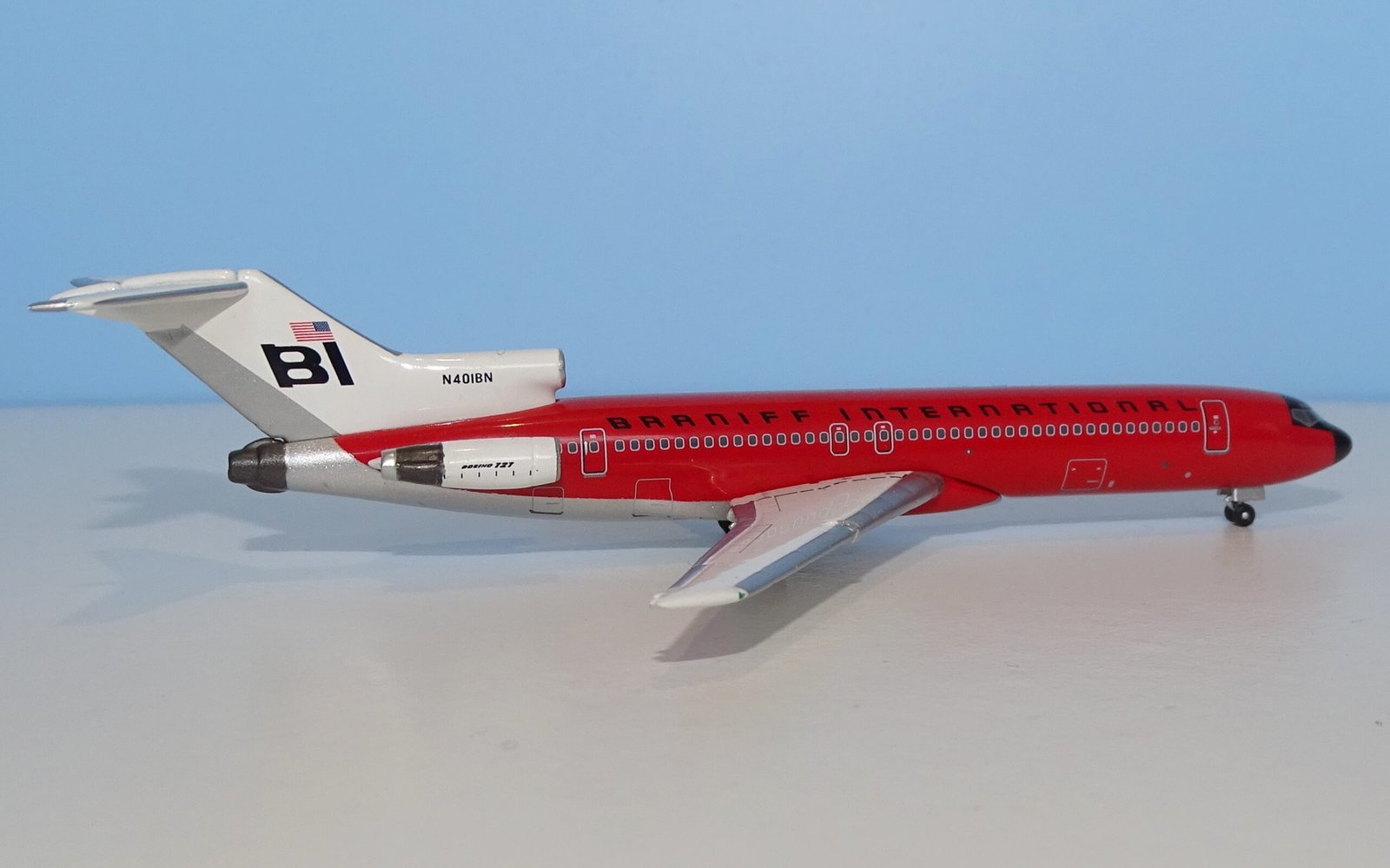 Braniff International Boeing 727-227 N401BN