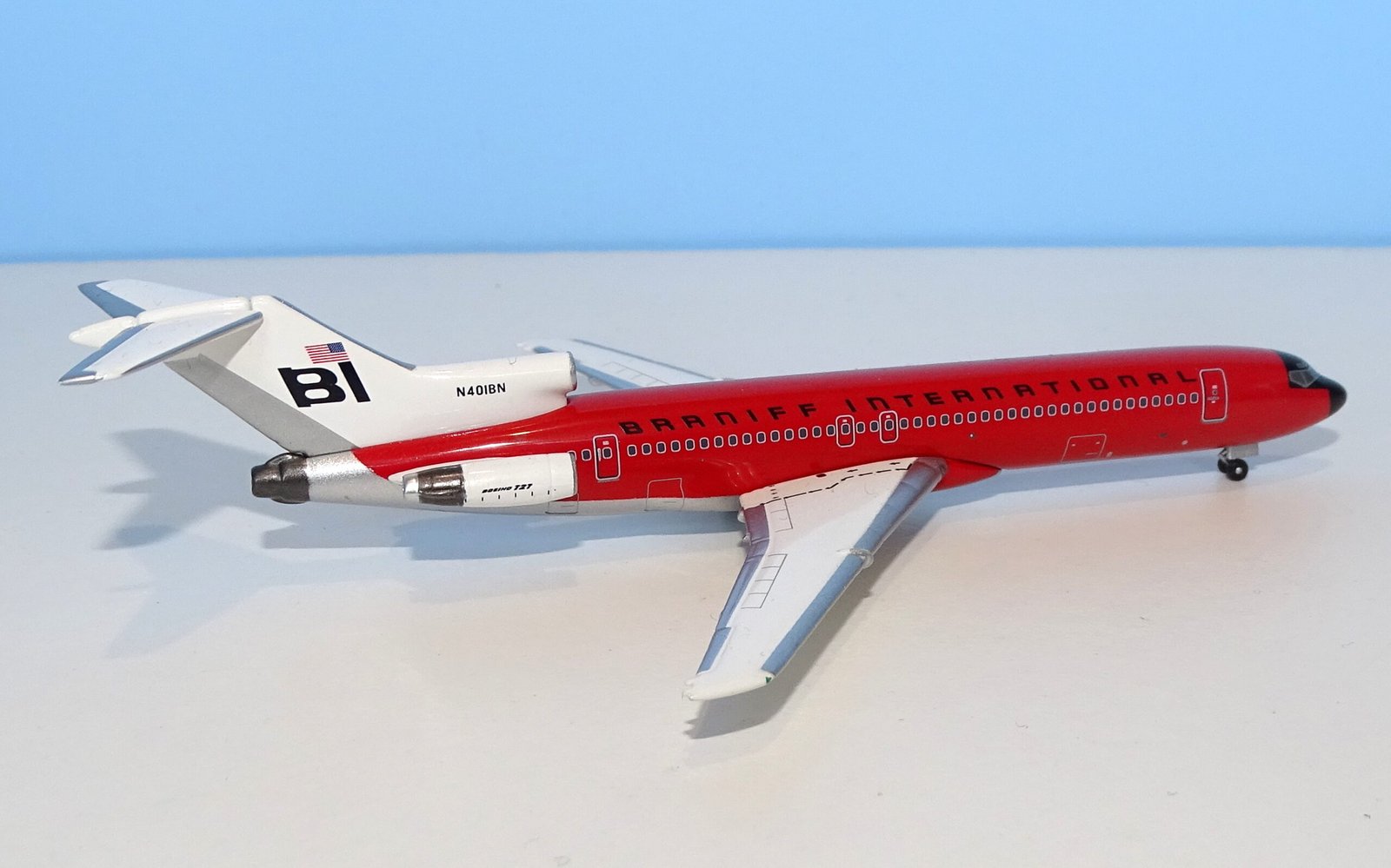 Braniff International Boeing 727-227 N401BN