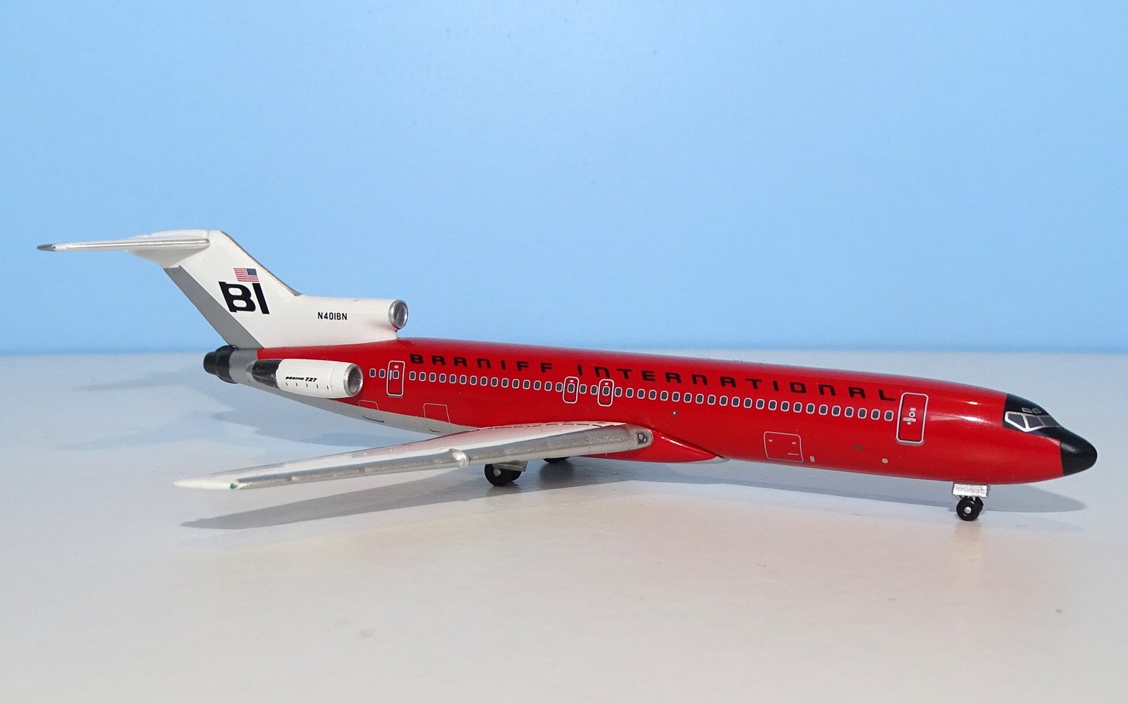 Braniff International Boeing 727-227 N401BN