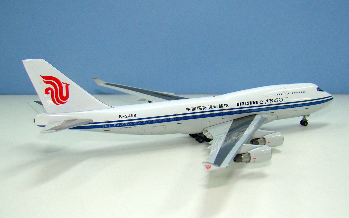 Air China Boeing 747-4J6BCF B-2458 Apollo 1:400 Scale Model Airliner