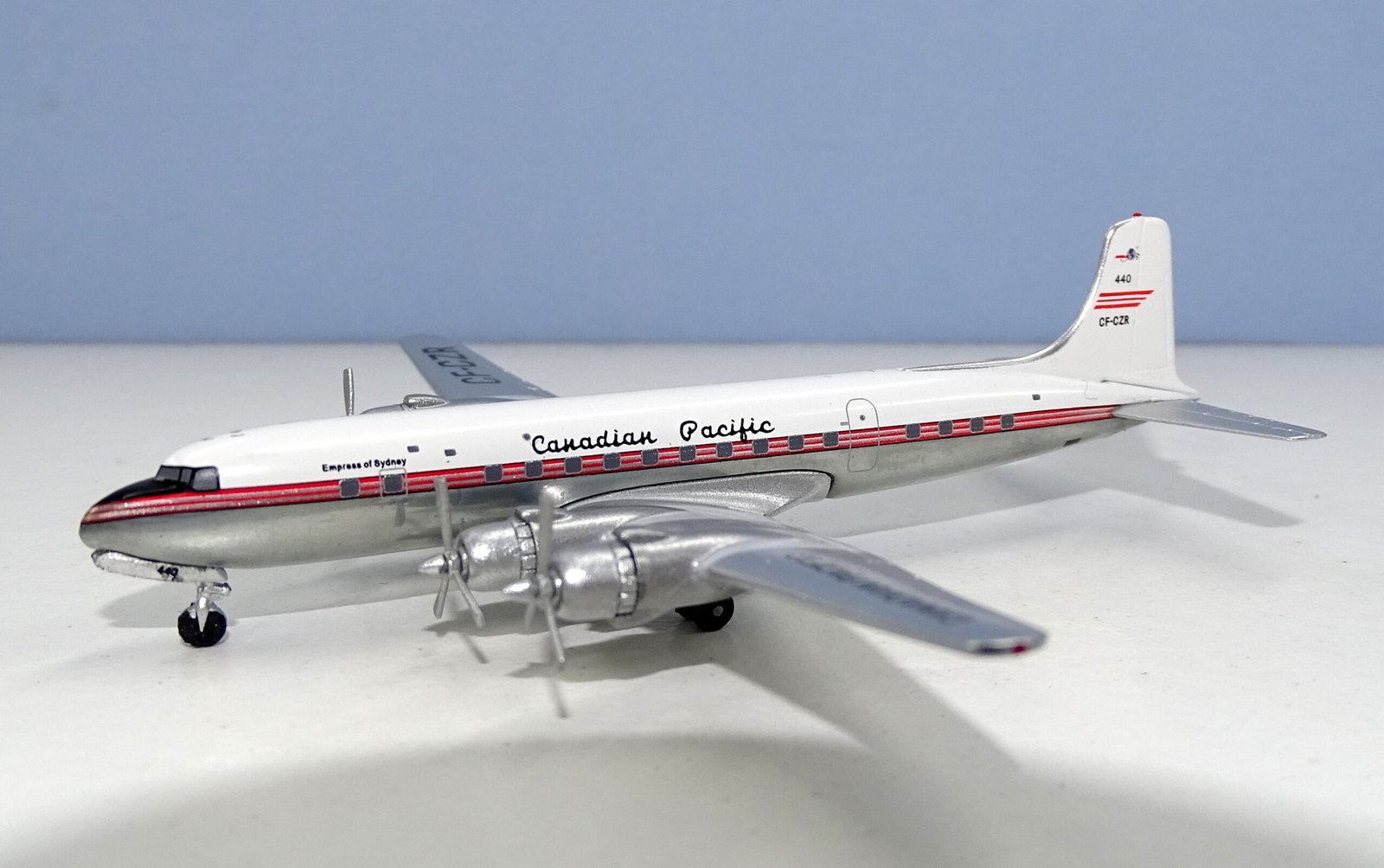 Canadian Pacific Douglas DC-6B CF-CZR Aeroclassics 1:400 Scale Model Airliner