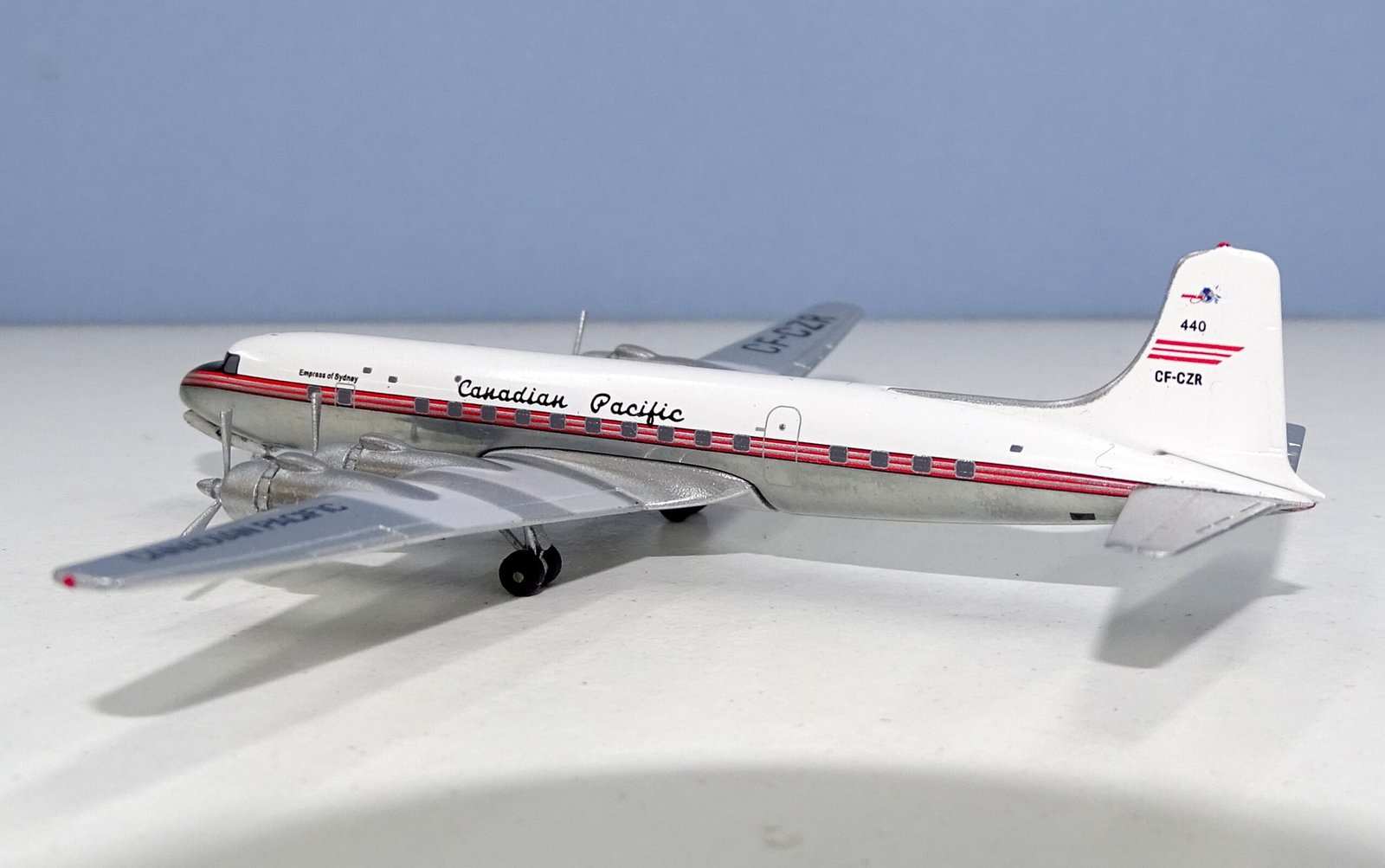Canadian Pacific Douglas DC-6B CF-CZR Aeroclassics 1:400 Scale Model Airliner