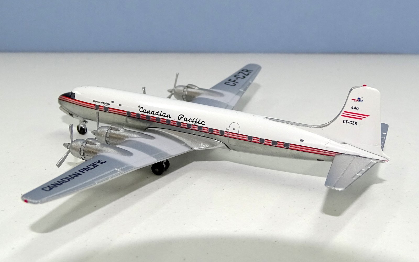 Canadian Pacific Douglas DC-6B CF-CZR Aeroclassics 1:400 Scale Model Airliner
