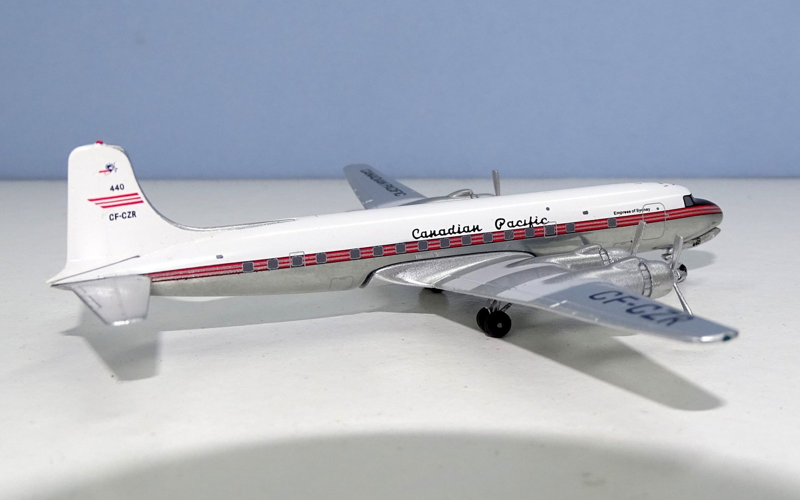 Canadian Pacific Douglas DC-6B CF-CZR Aeroclassics 1:400 Scale Model Airliner