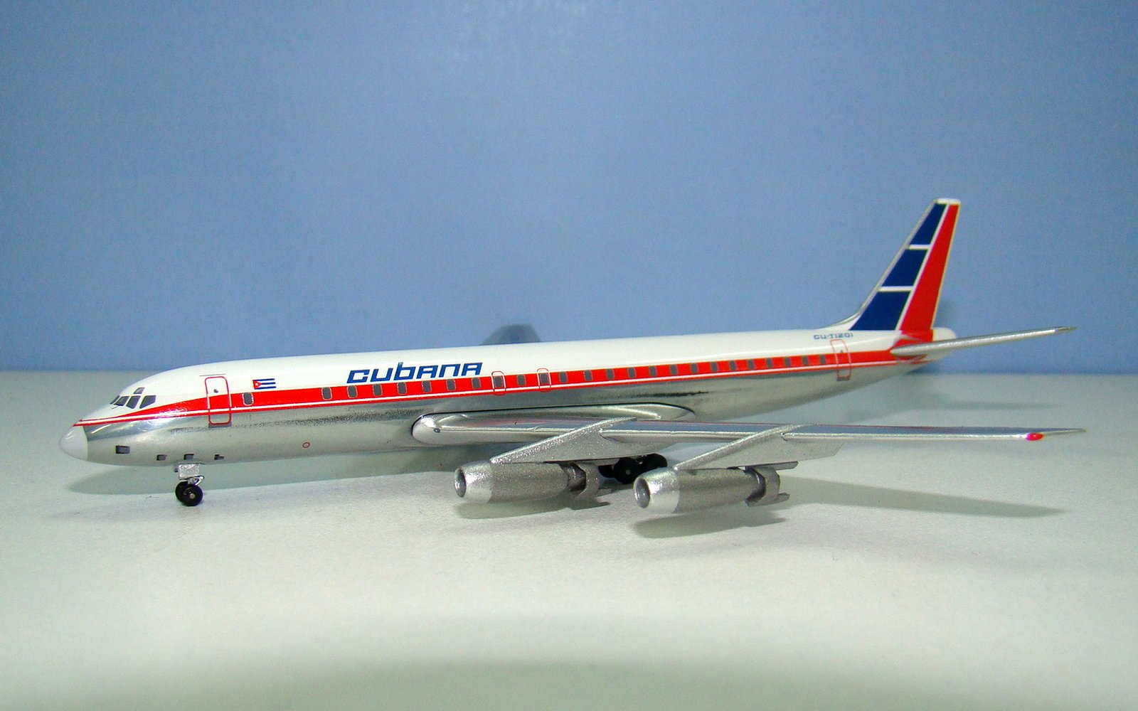 Cubana Douglas DC-8-43 CU-T1201 Aeroclassics 1:400 Scale Model Airliner