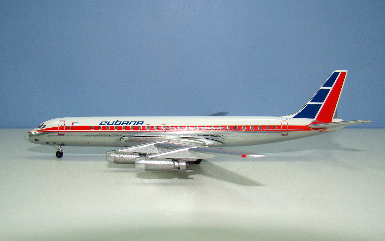 Cubana Douglas DC-8-43 CU-T1201 Aeroclassics 1:400 Scale Model Airliner