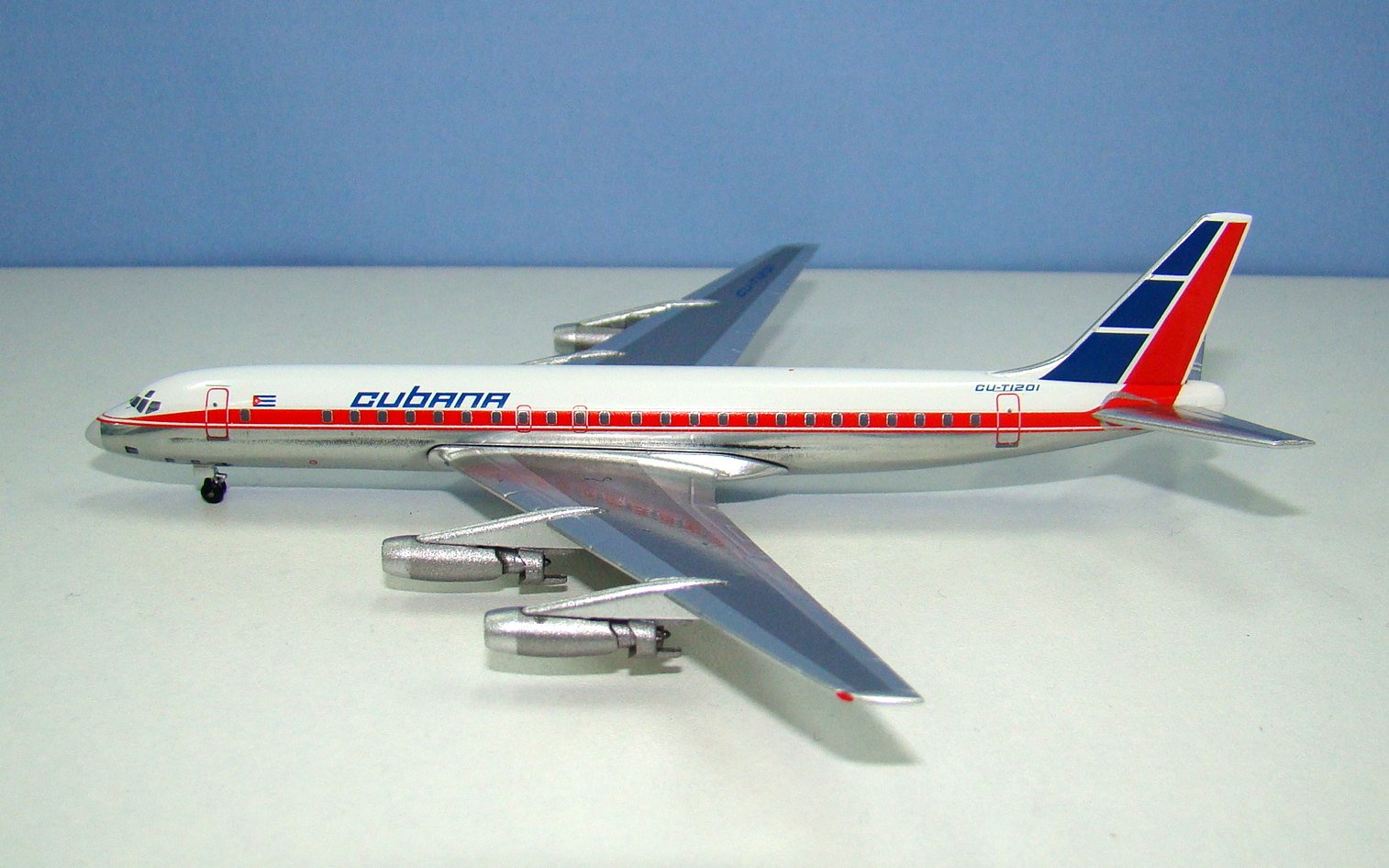 Cubana Douglas DC-8-43 CU-T1201 Aeroclassics 1:400 Scale Model Airliner