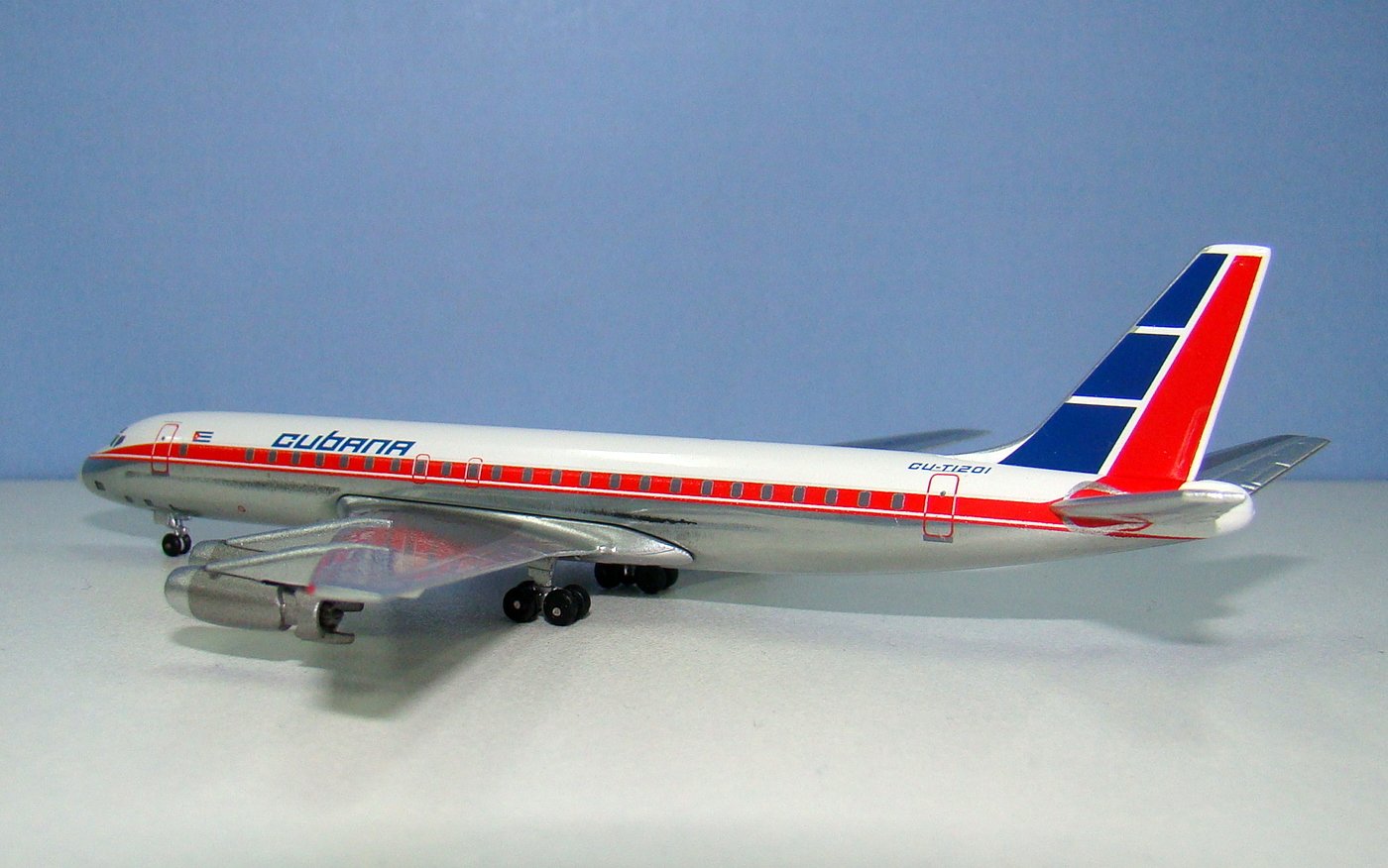 Cubana Douglas DC-8-43 CU-T1201 Aeroclassics 1:400 Scale Model Airliner