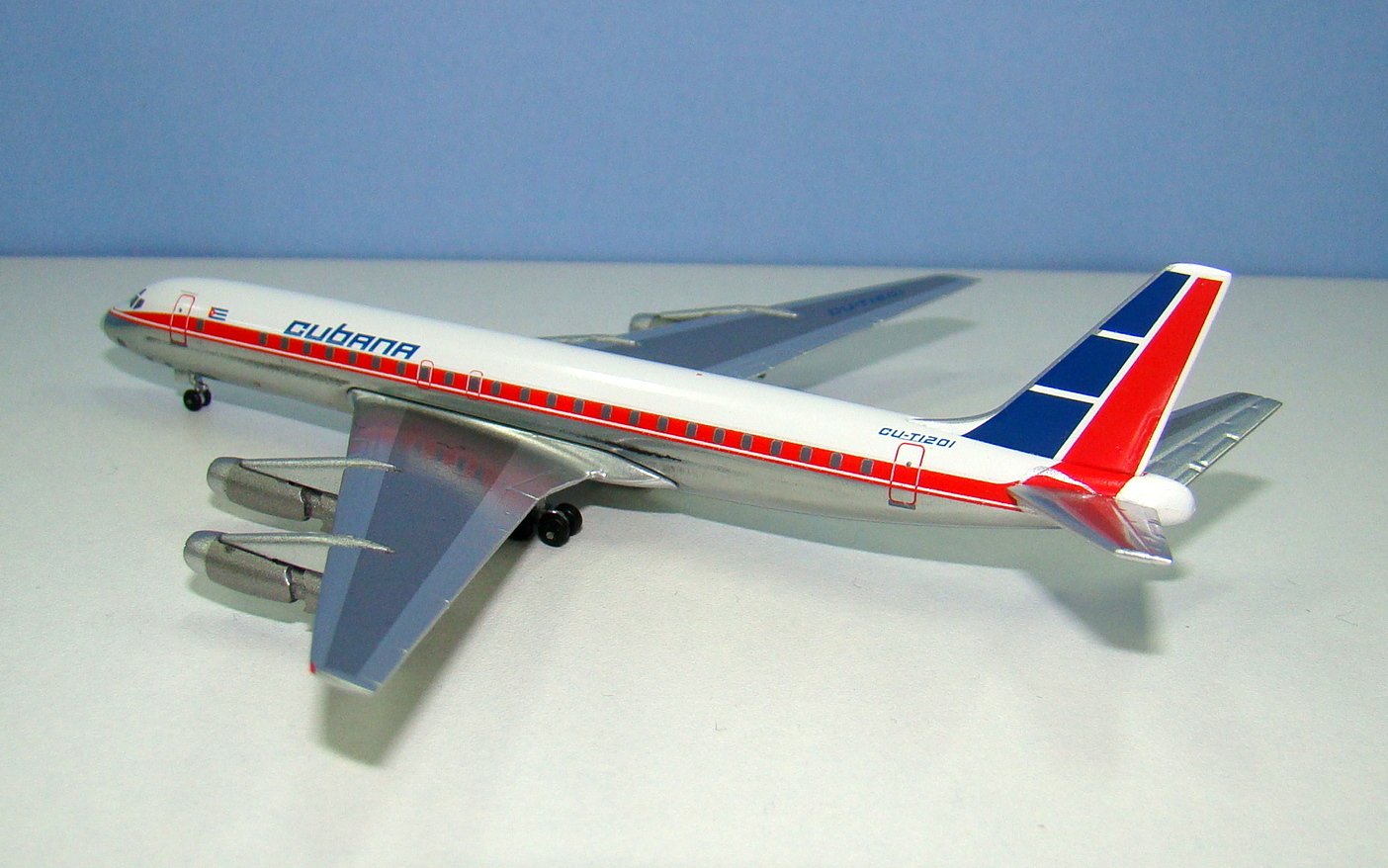 Cubana Douglas DC-8-43 CU-T1201 Aeroclassics 1:400 Scale Model Airliner