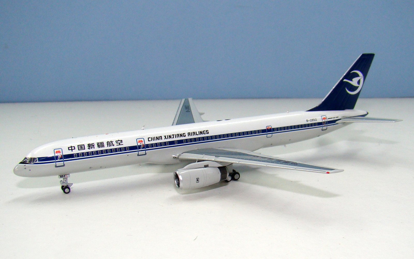 China Xinjiang Airlines Boeing 757-200 B-2852 NG Models 1:400 Scale Model Airliners