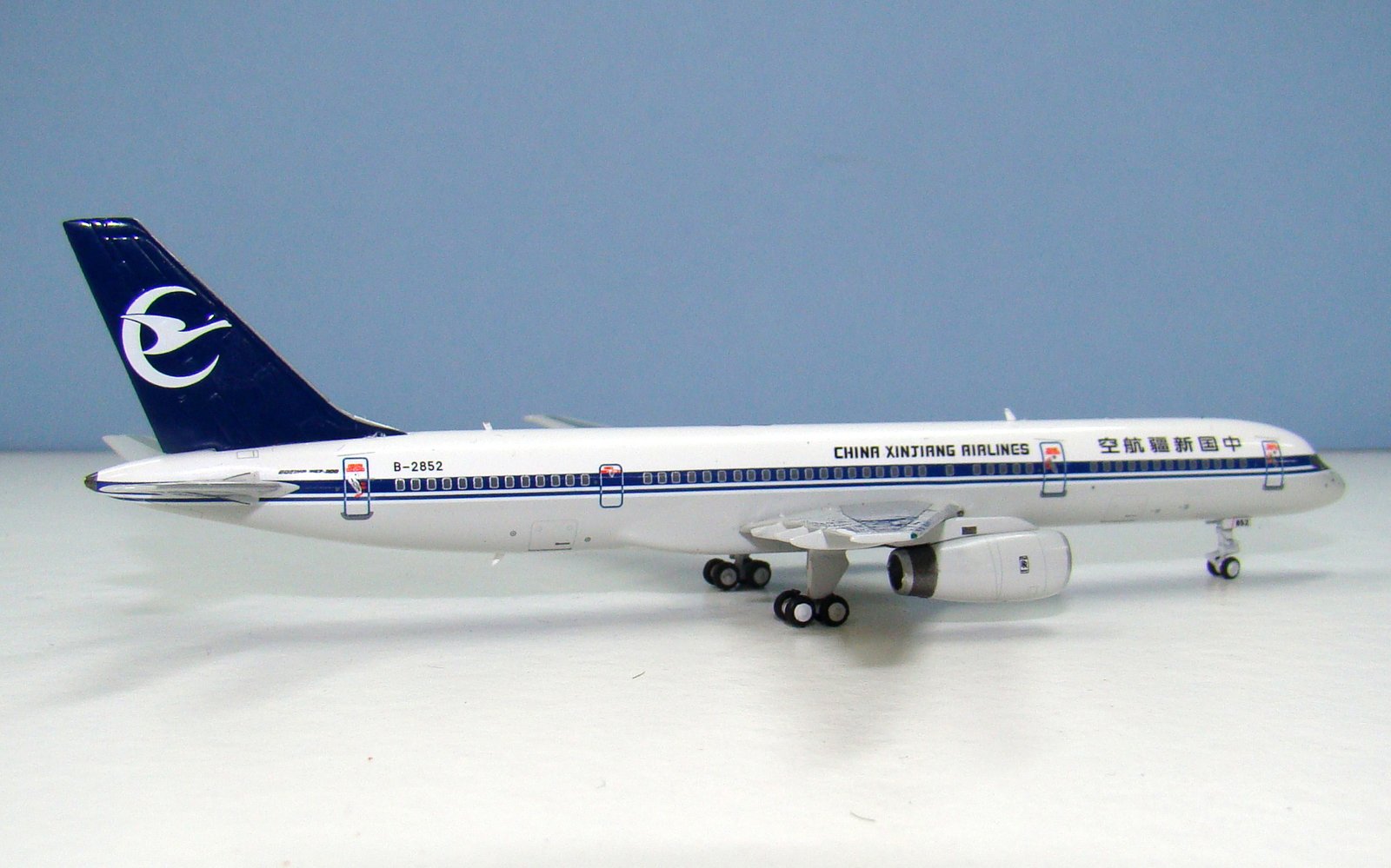 China Xinjiang Airlines Boeing 757-200 B-2852 NG Models 1:400 Scale Model Airliners