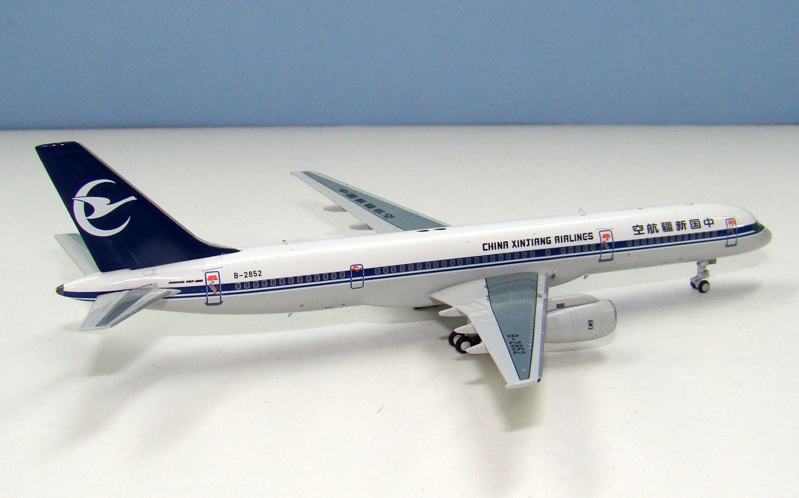China Xinjiang Airlines Boeing 757-200 B-2852 NG Models 1:400 Scale Model Airliners