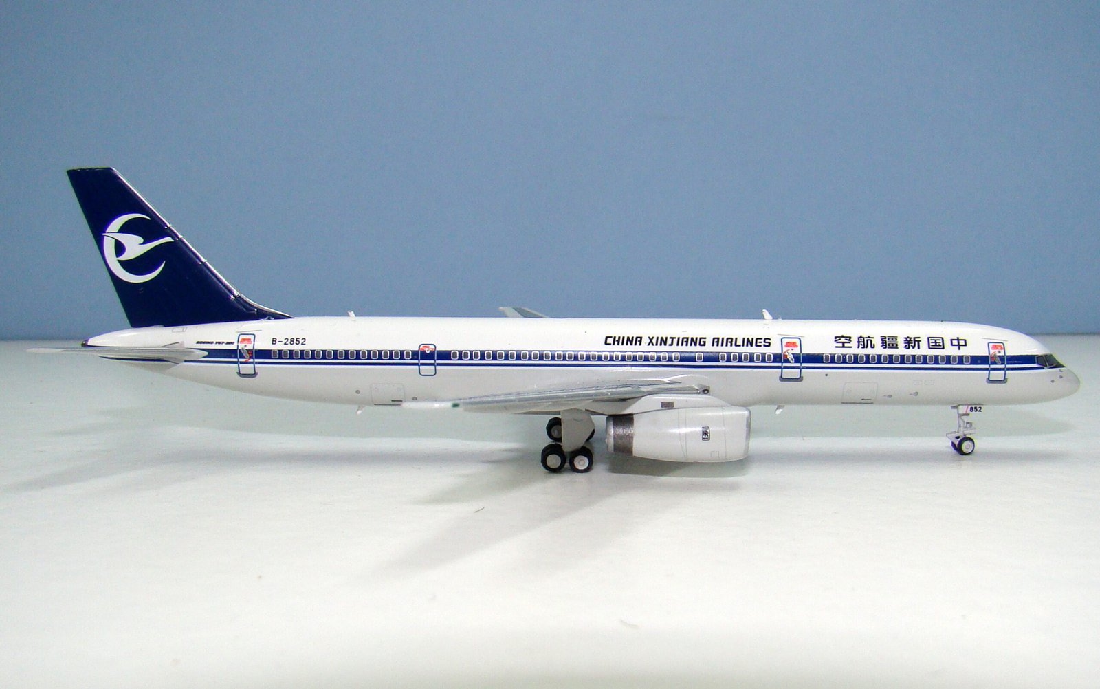 China Xinjiang Airlines Boeing 757-200 B-2852 NG Models 1:400 Scale Model Airliners