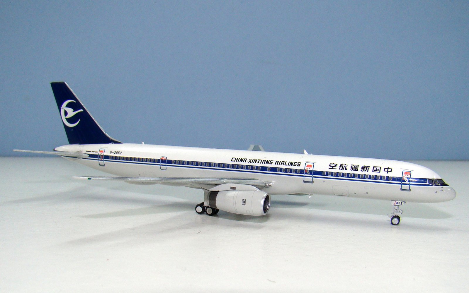 China Xinjiang Airlines Boeing 757-200 B-2852 NG Models 1:400 Scale Model Airliners