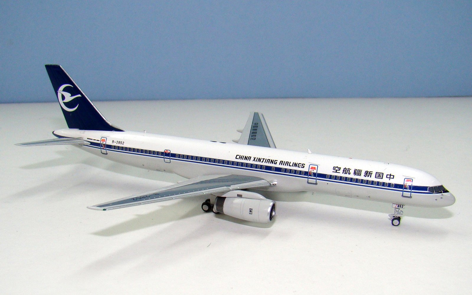 China Xinjiang Airlines Boeing 757-200 B-2852 NG Models 1:400 Scale Model Airliners