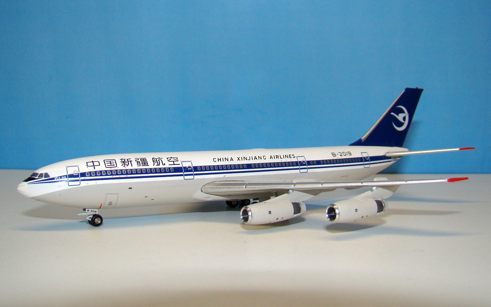 China Xinjiang Airlines Ilyushin IL-86 B-2019 Gemini Jets 1:400 Scale Model Airliner