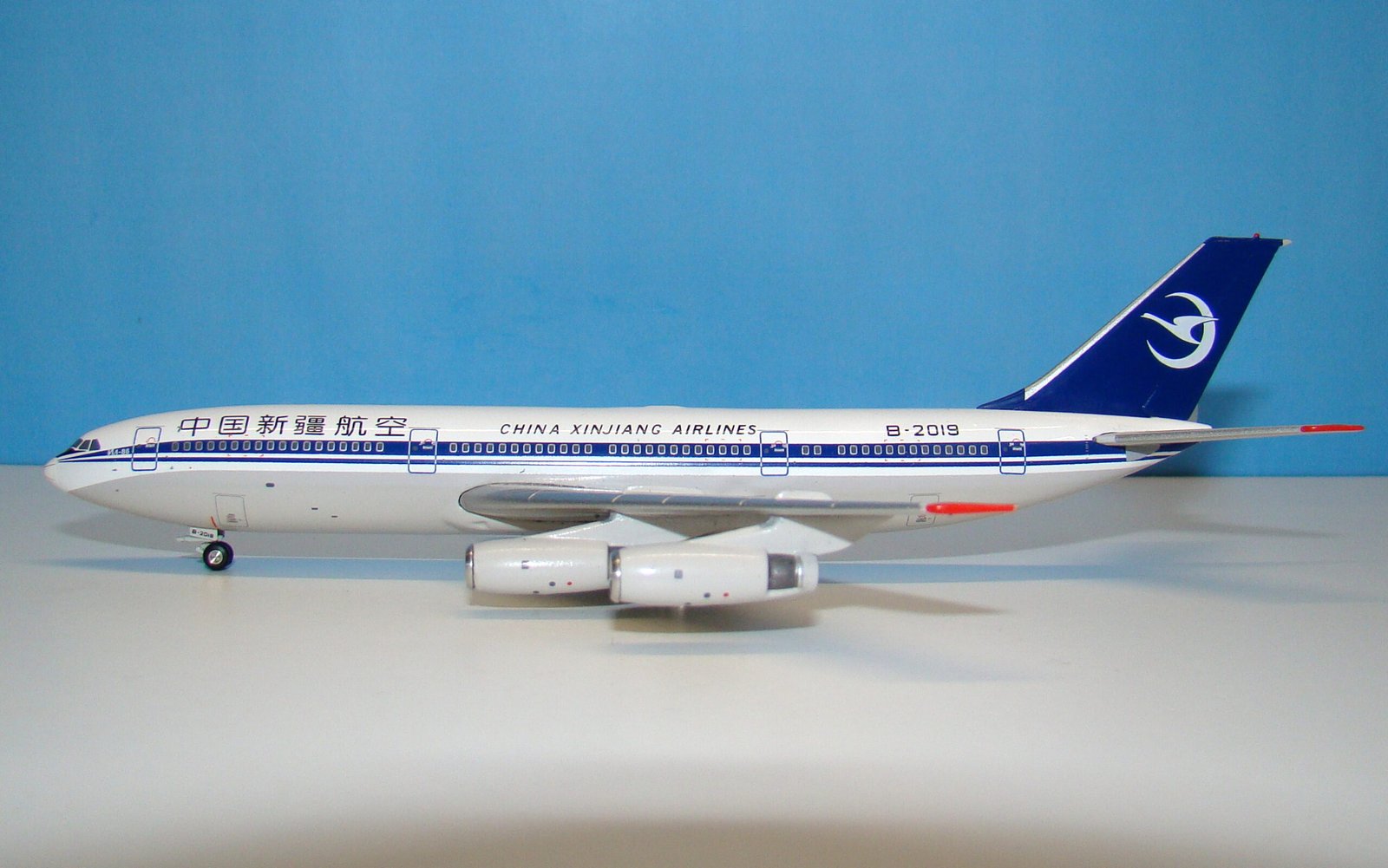 China Xinjiang Airlines Ilyushin IL-86 B-2019 Gemini Jets 1:400 Scale Model Airliner