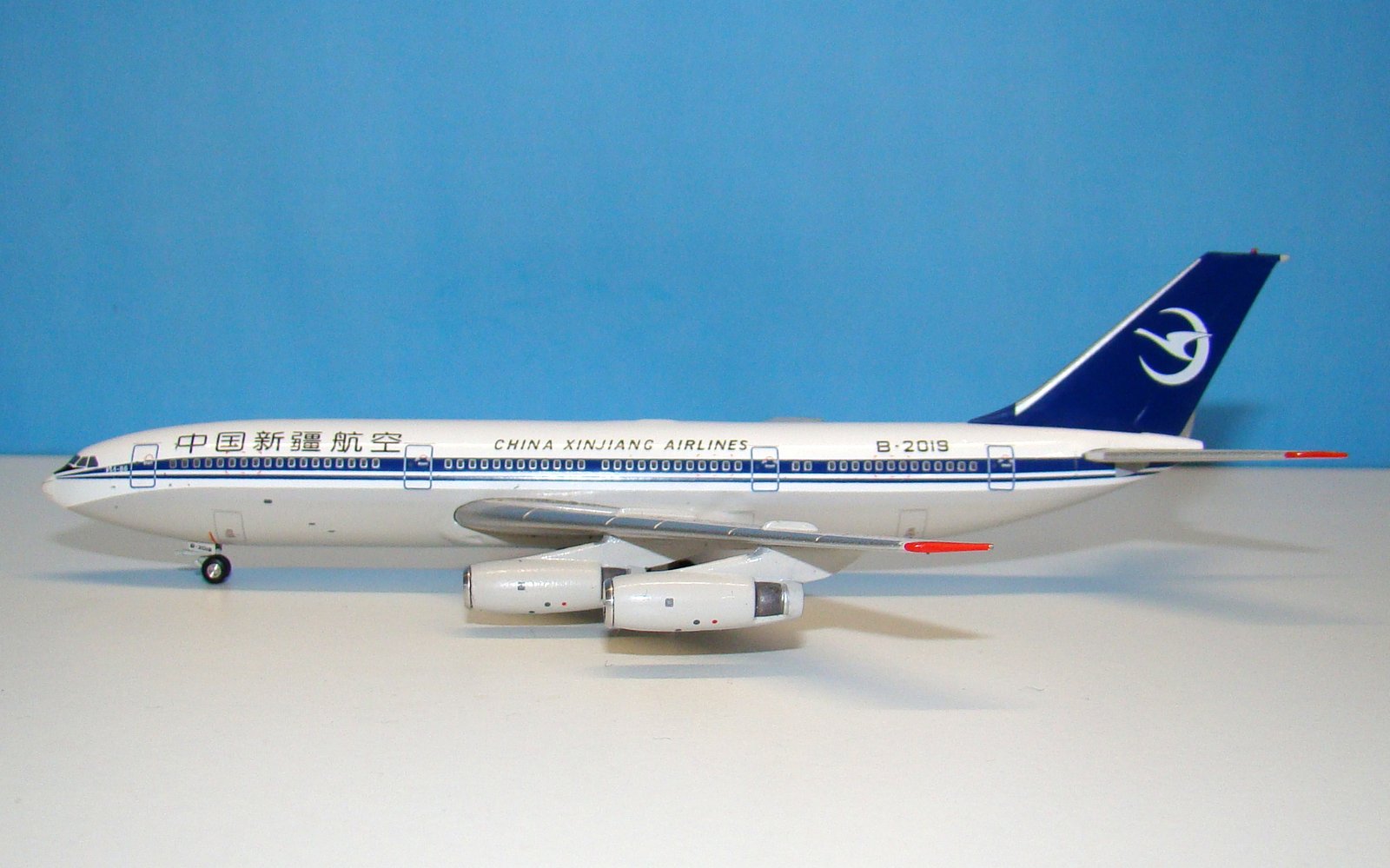 China Xinjiang Airlines Ilyushin IL-86 B-2019 Gemini Jets 1:400 Scale Model Airliner