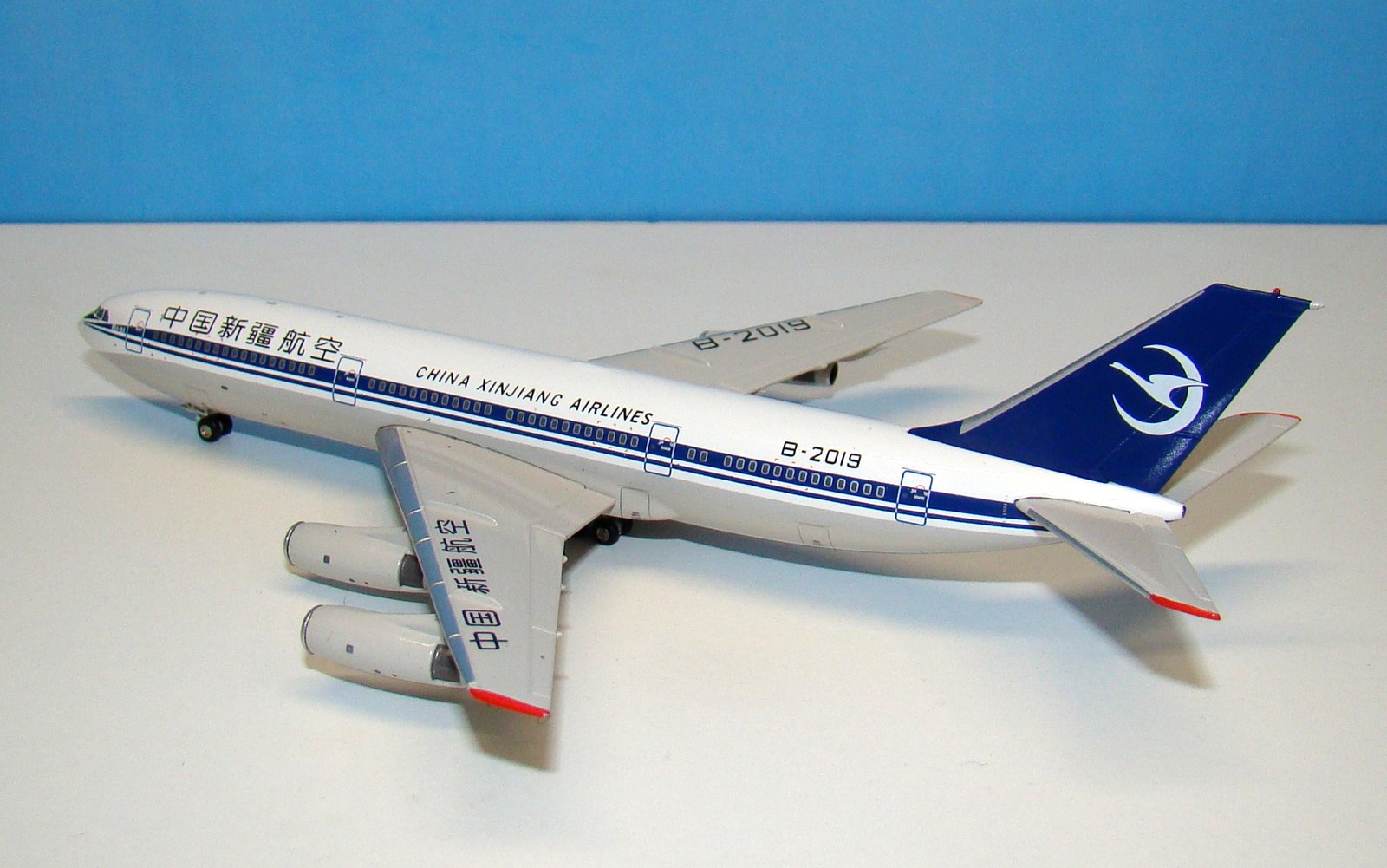 China Xinjiang Airlines Ilyushin IL-86 B-2019 Gemini Jets 1:400 Scale Model Airliner