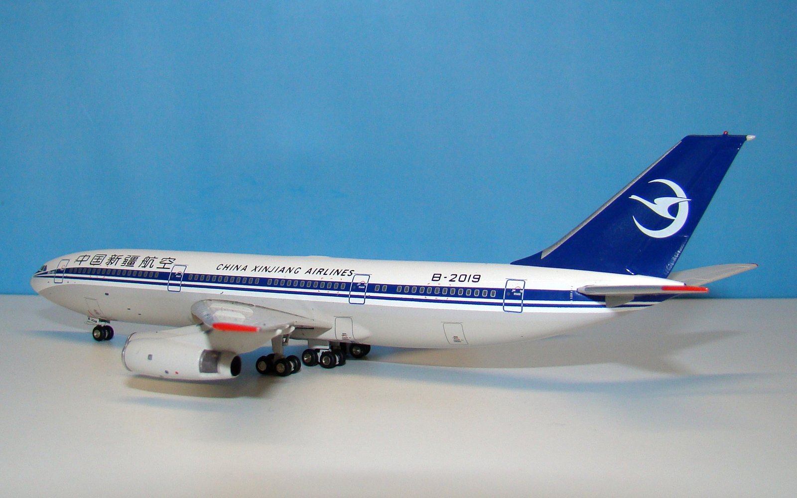 China Xinjiang Airlines Ilyushin IL-86 B-2019 Gemini Jets 1:400 Scale Model Airliner
