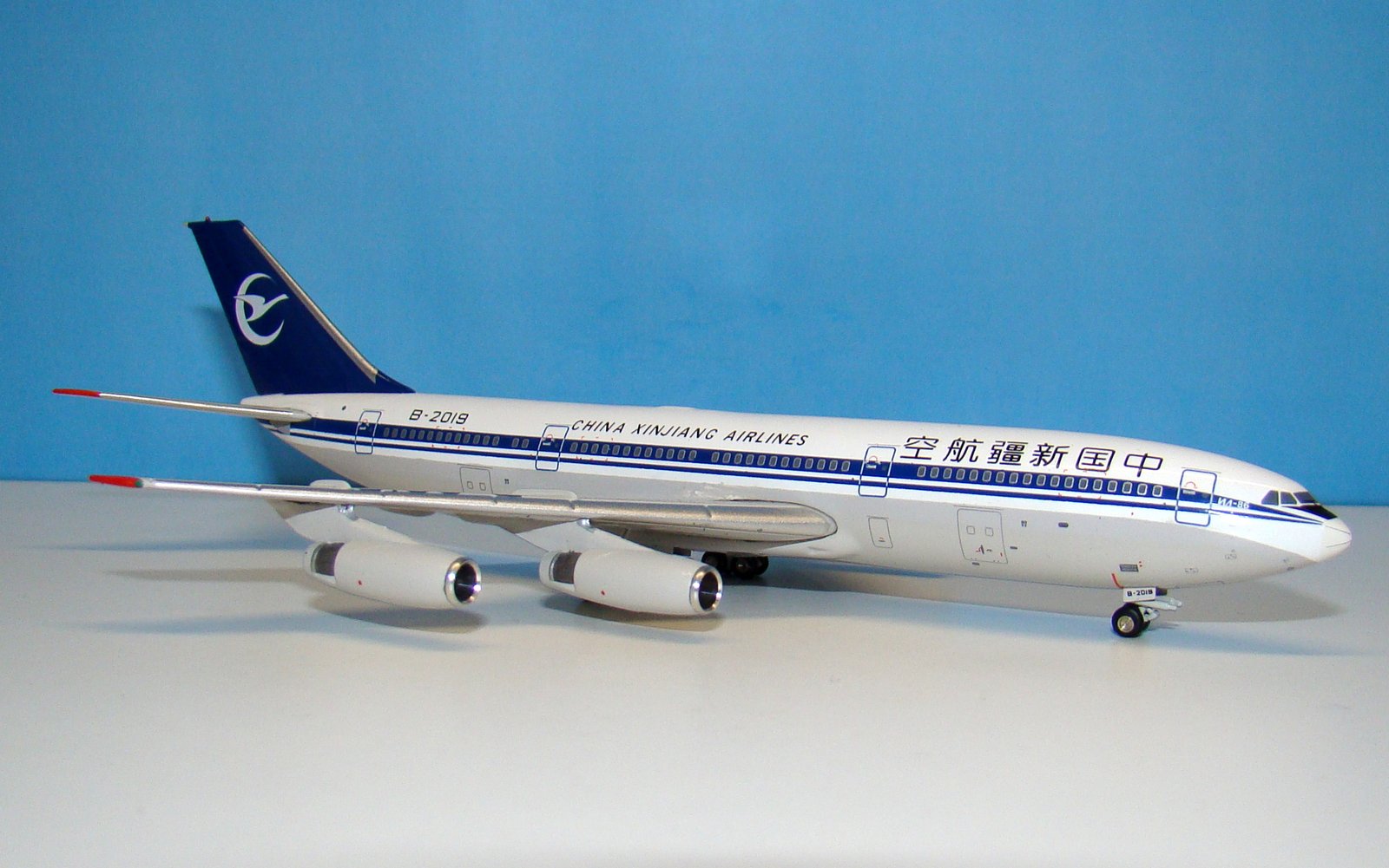 China Xinjiang Airlines Ilyushin IL-86 B-2019 Gemini Jets 1:400 Scale Model Airliner
