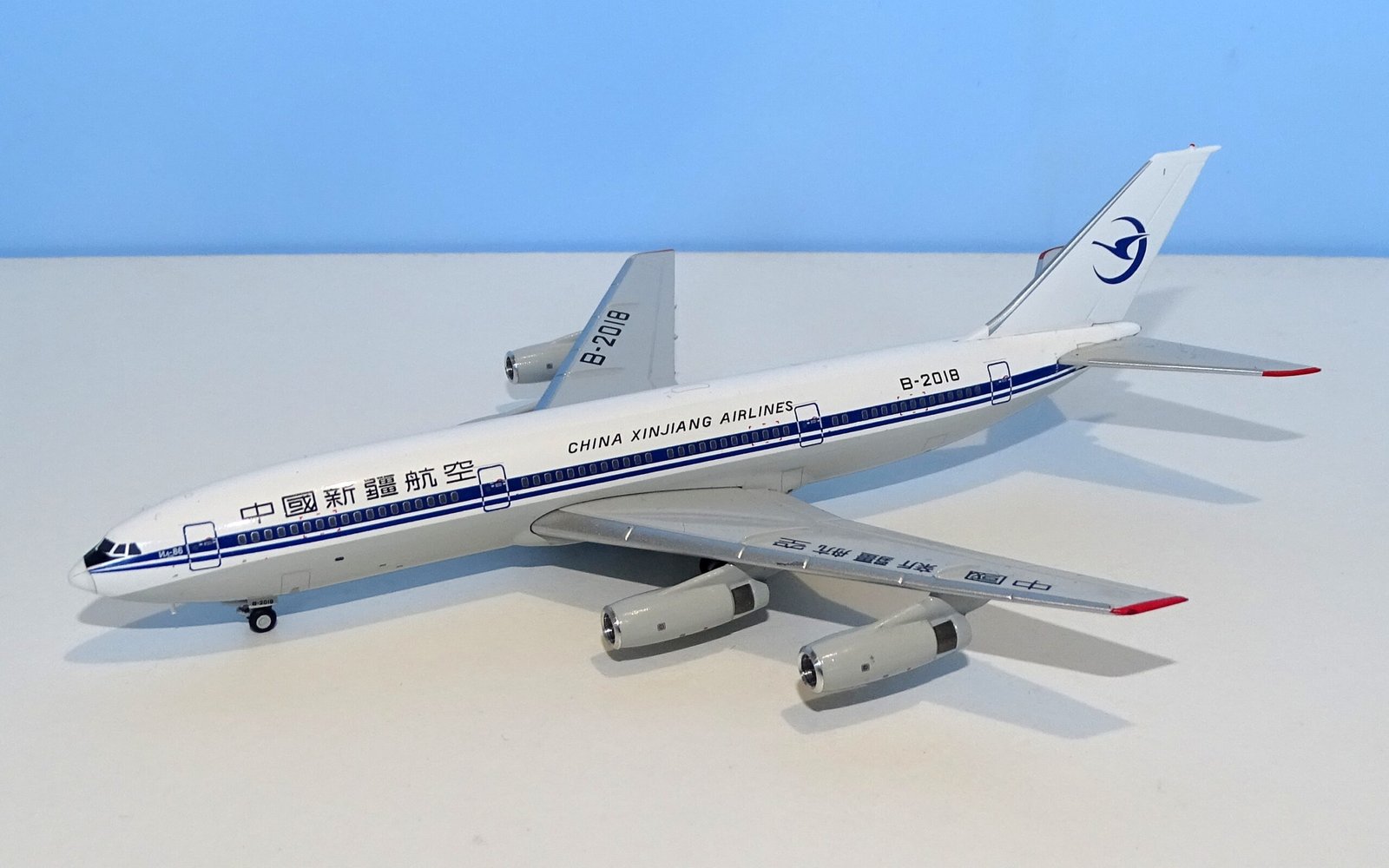 China Xinjiang Airlines Ilyushin IL-86 B-2018 YU ModeL 1:400 Scale Model Airliner