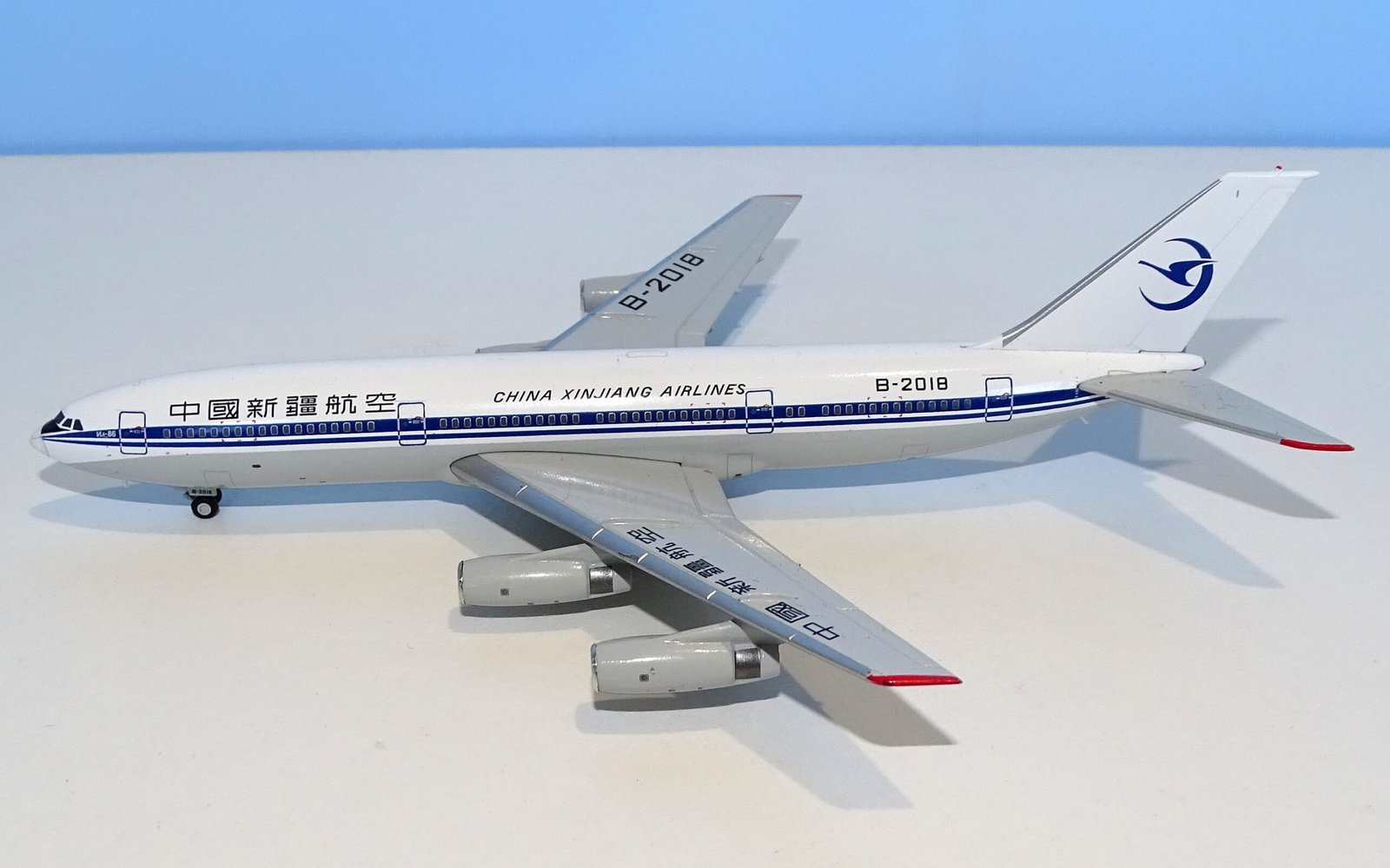China Xinjiang Airlines Ilyushin IL-86 B-2018 YU ModeL 1:400 Scale Model Airliner