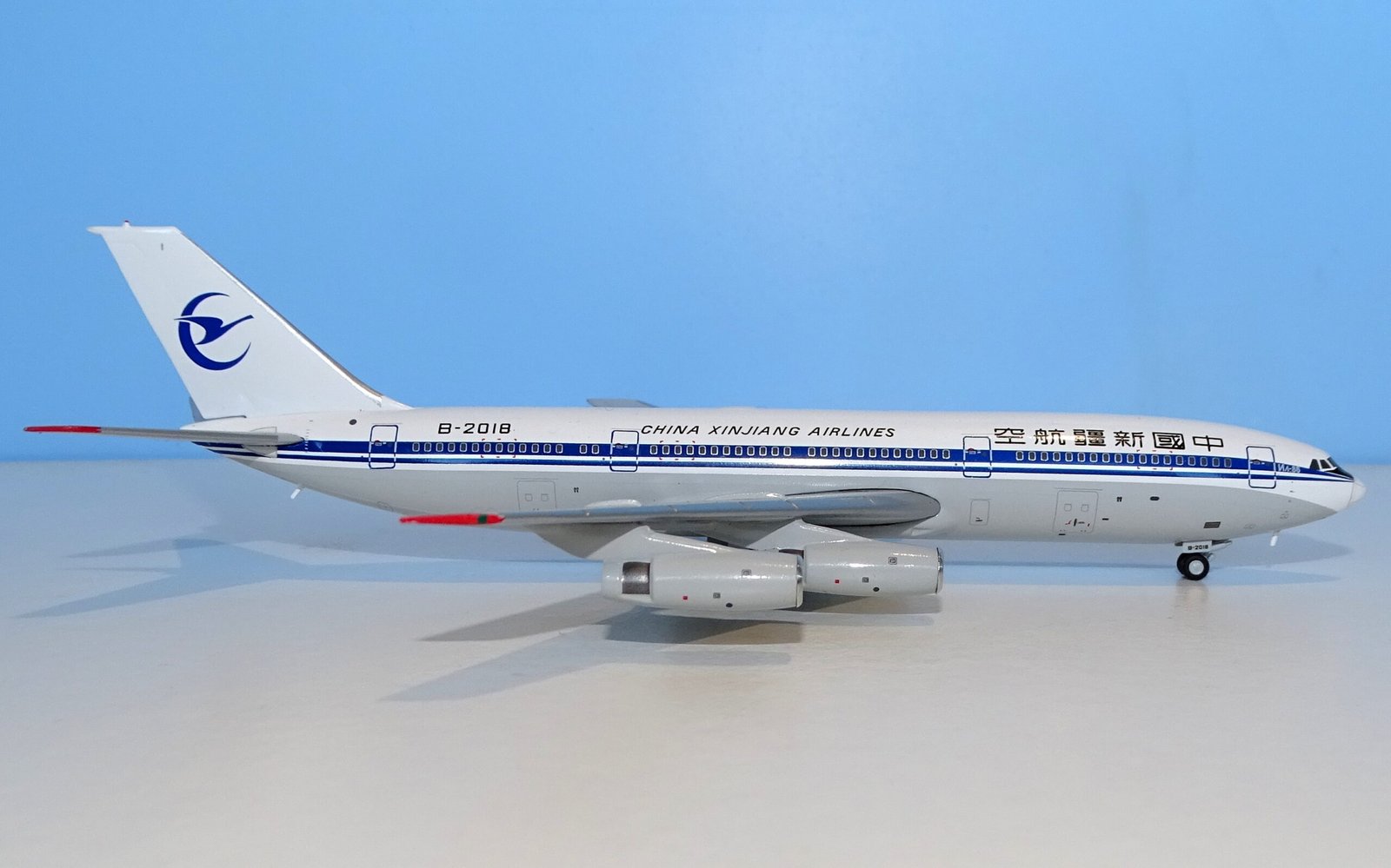 China Xinjiang Airlines Ilyushin IL-86 B-2018 YU ModeL 1:400 Scale Model Airliner