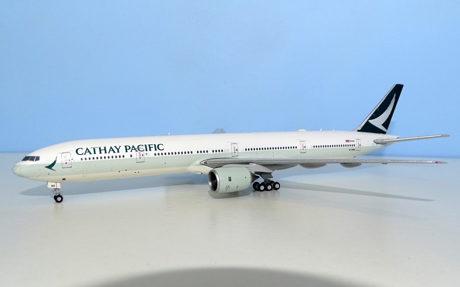 Cathay Paciic Boeing 777-367 B-HNO - JC Wings 1:400 Scale Model
