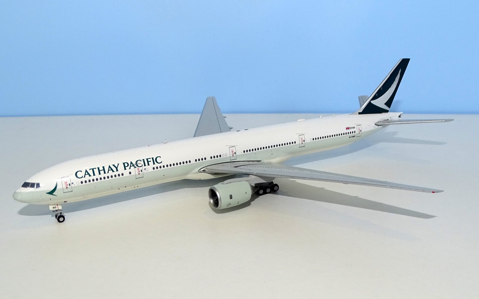 Cathay Paciic Boeing 777-367 B-HNO - JC Wings 1:400 Scale Model