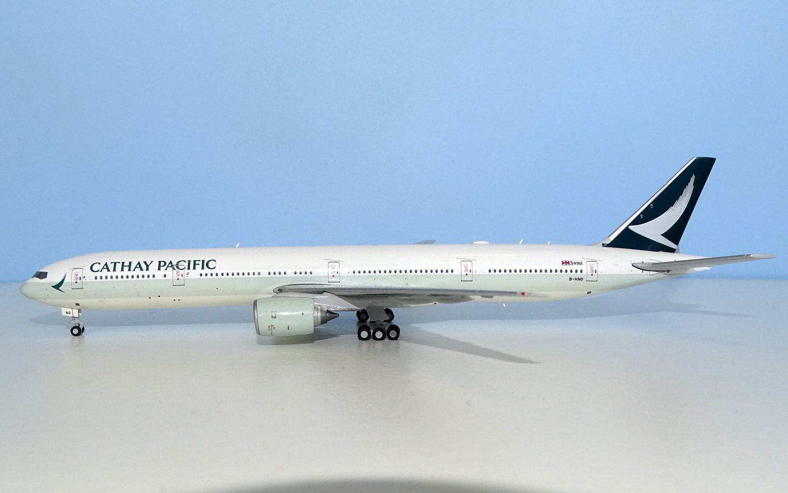 Cathay Paciic Boeing 777-367 B-HNO - JC Wings 1:400 Scale Model