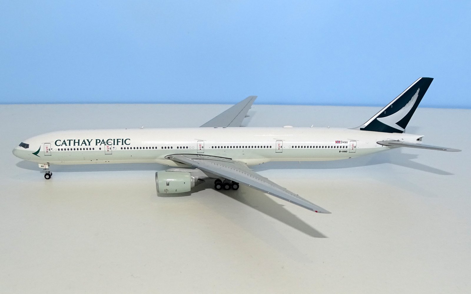 Cathay Paciic Boeing 777-367 B-HNO - JC Wings 1:400 Scale Model