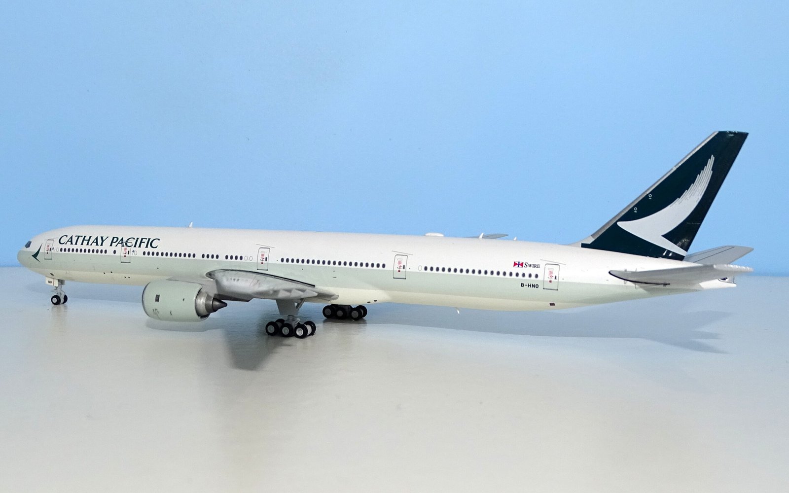 Cathay Paciic Boeing 777-367 B-HNO - JC Wings 1:400 Scale Model